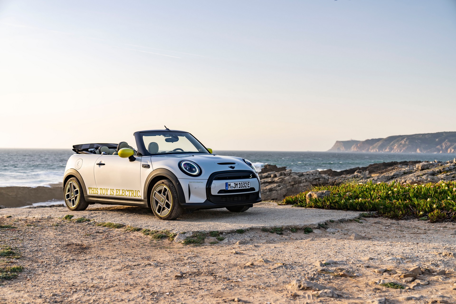 Mini Cooper SE Convertible Is A One-Off EV Built For Enthusiasts