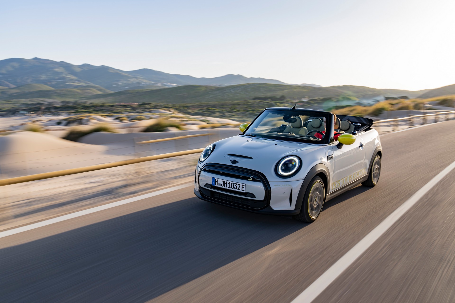 Mini Cooper SE Convertible Is A One-Off EV Built For Enthusiasts