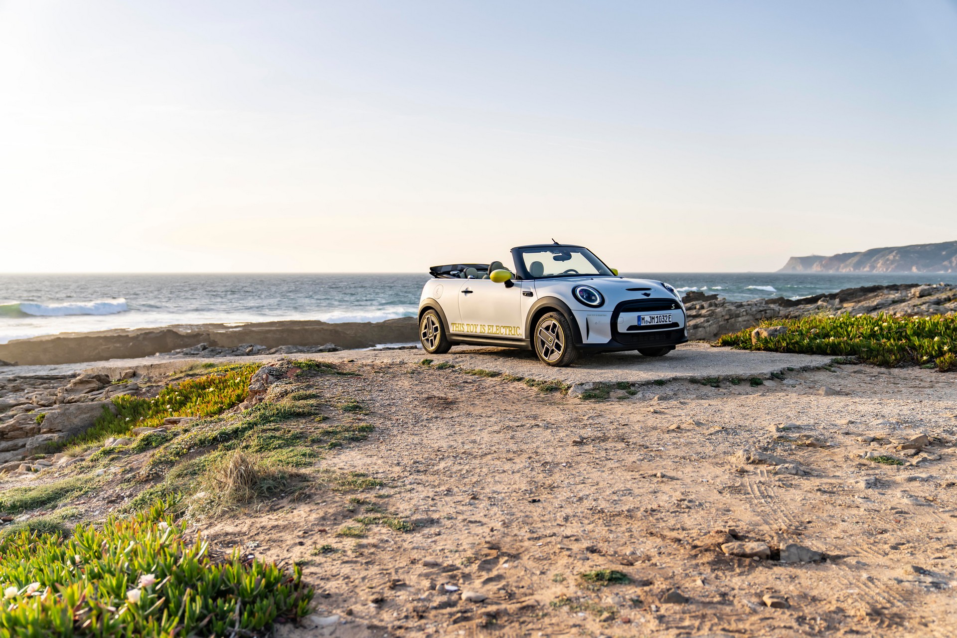 Mini Cooper SE Convertible Is A One-Off EV Built For Enthusiasts