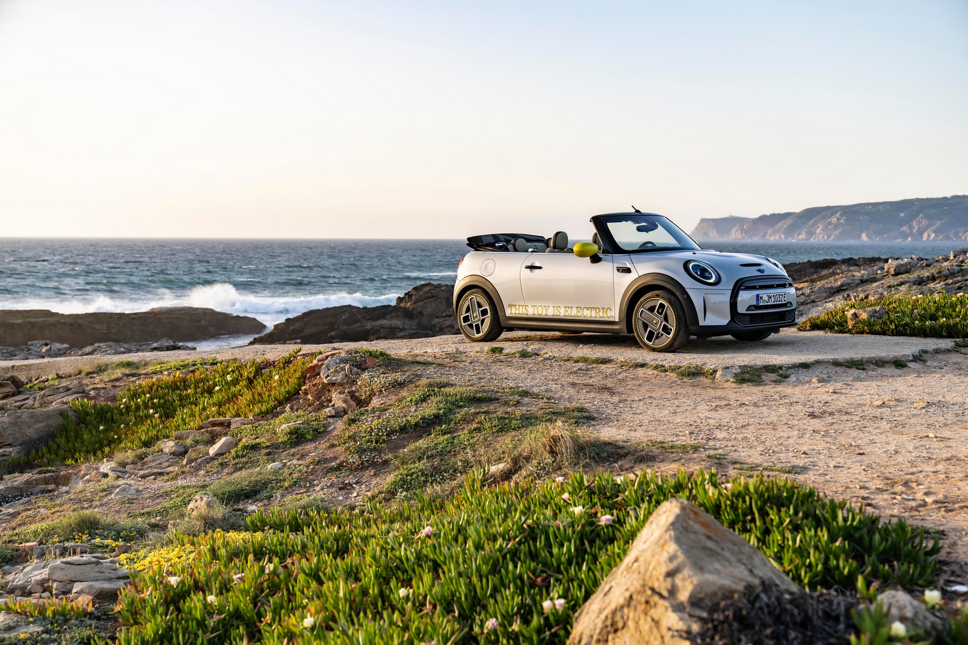 Mini Cooper SE Convertible Is A One-Off EV Built For Enthusiasts