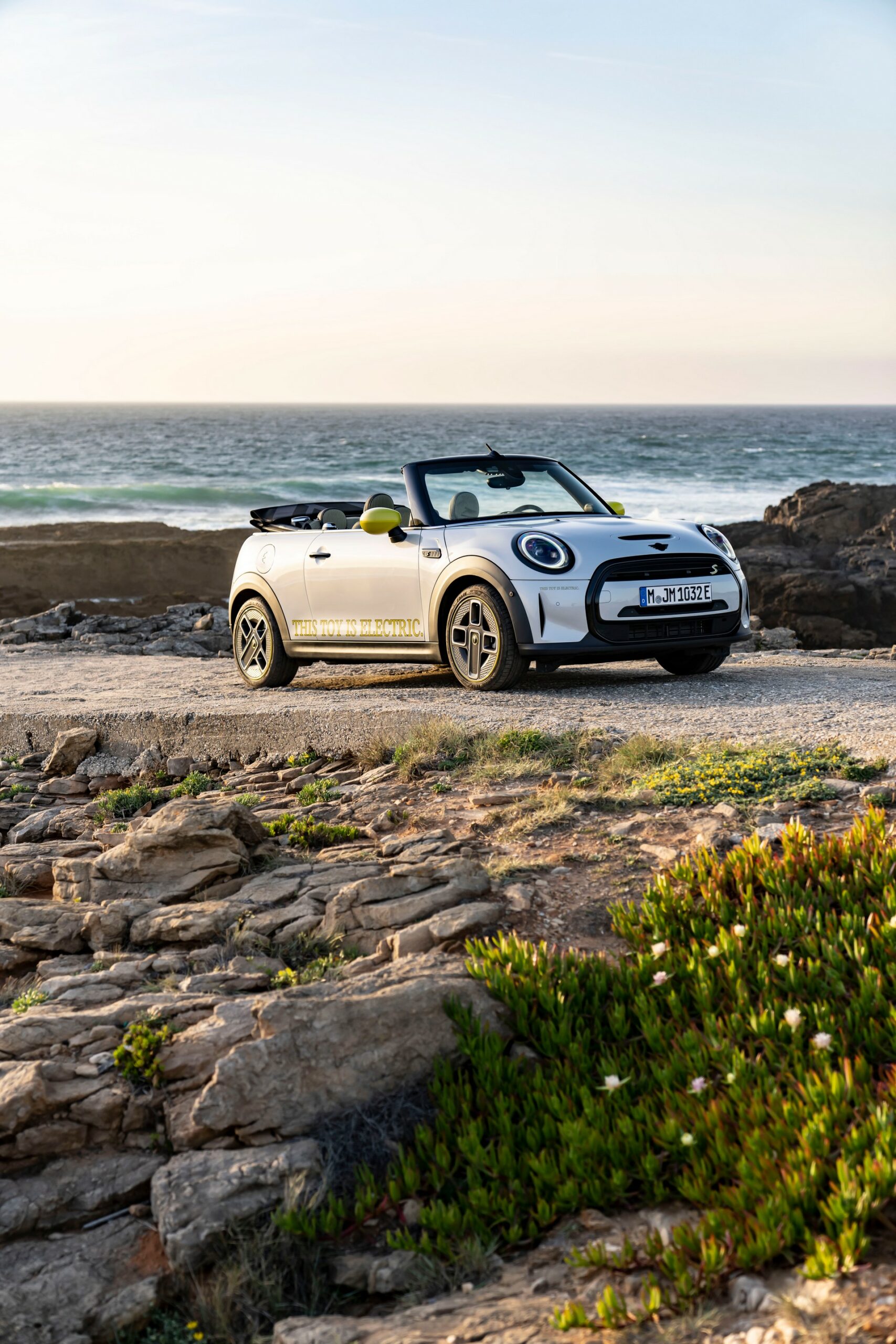 Mini Cooper SE Convertible Is A One-Off EV Built For Enthusiasts