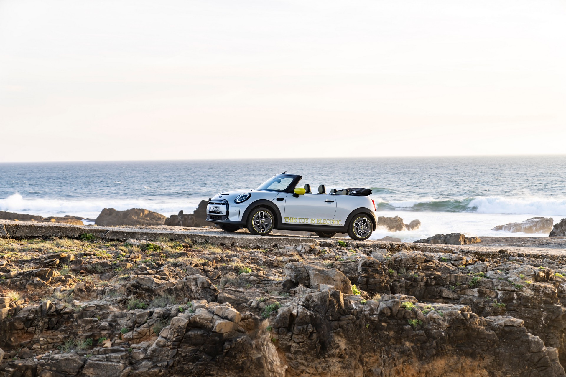 Mini Cooper SE Convertible Is A One-Off EV Built For Enthusiasts