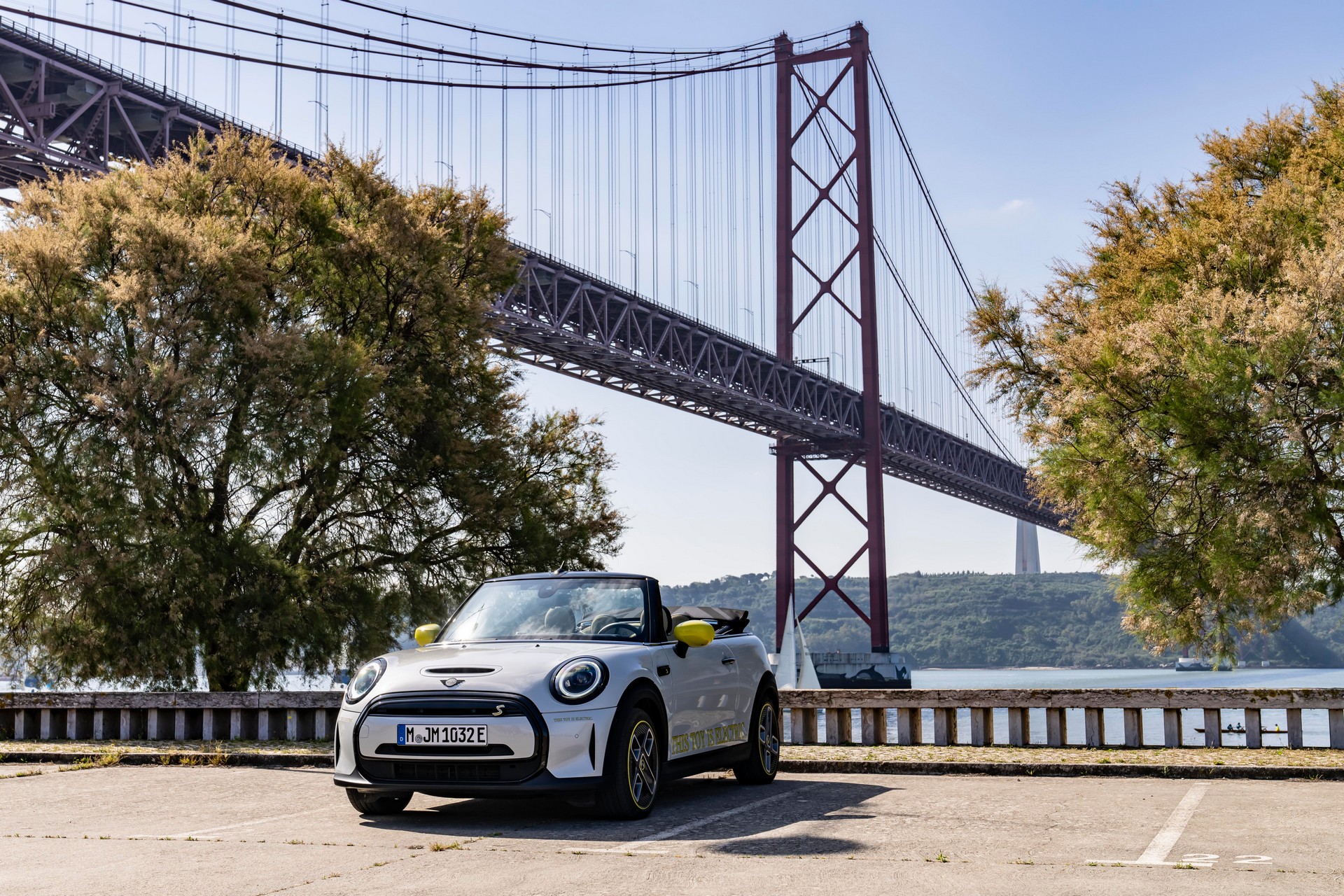Mini Cooper SE Convertible Is A One-Off EV Built For Enthusiasts