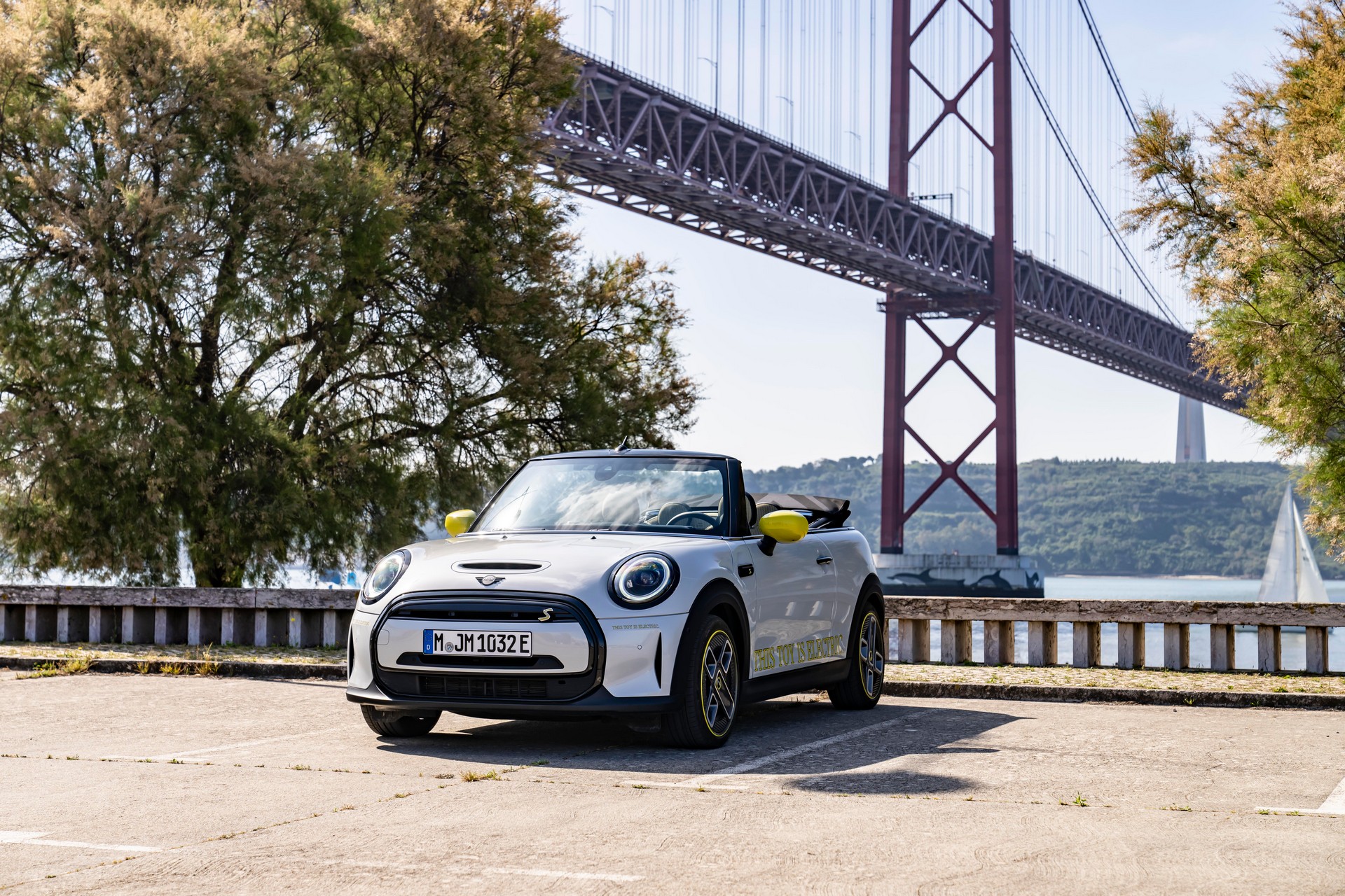 Mini Cooper SE Convertible Is A One-Off EV Built For Enthusiasts