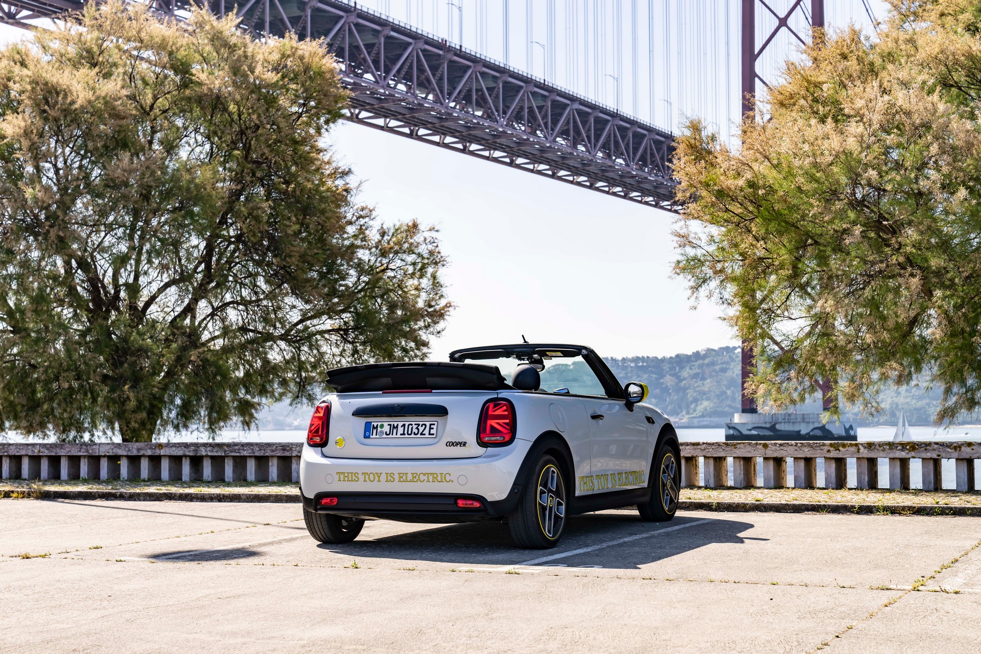 Mini Cooper SE Convertible Is A One-Off EV Built For Enthusiasts