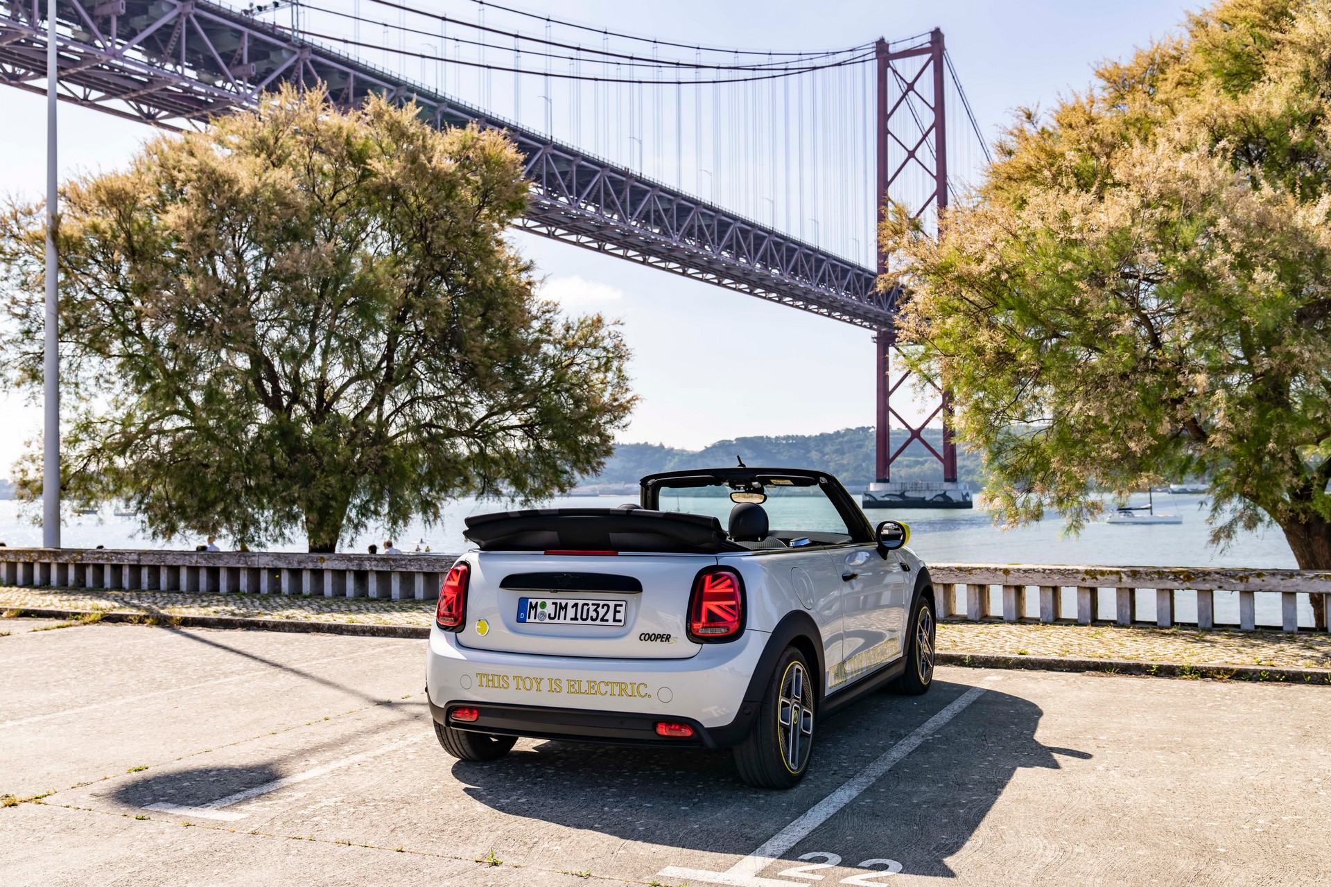 Mini Cooper SE Convertible Is A One-Off EV Built For Enthusiasts