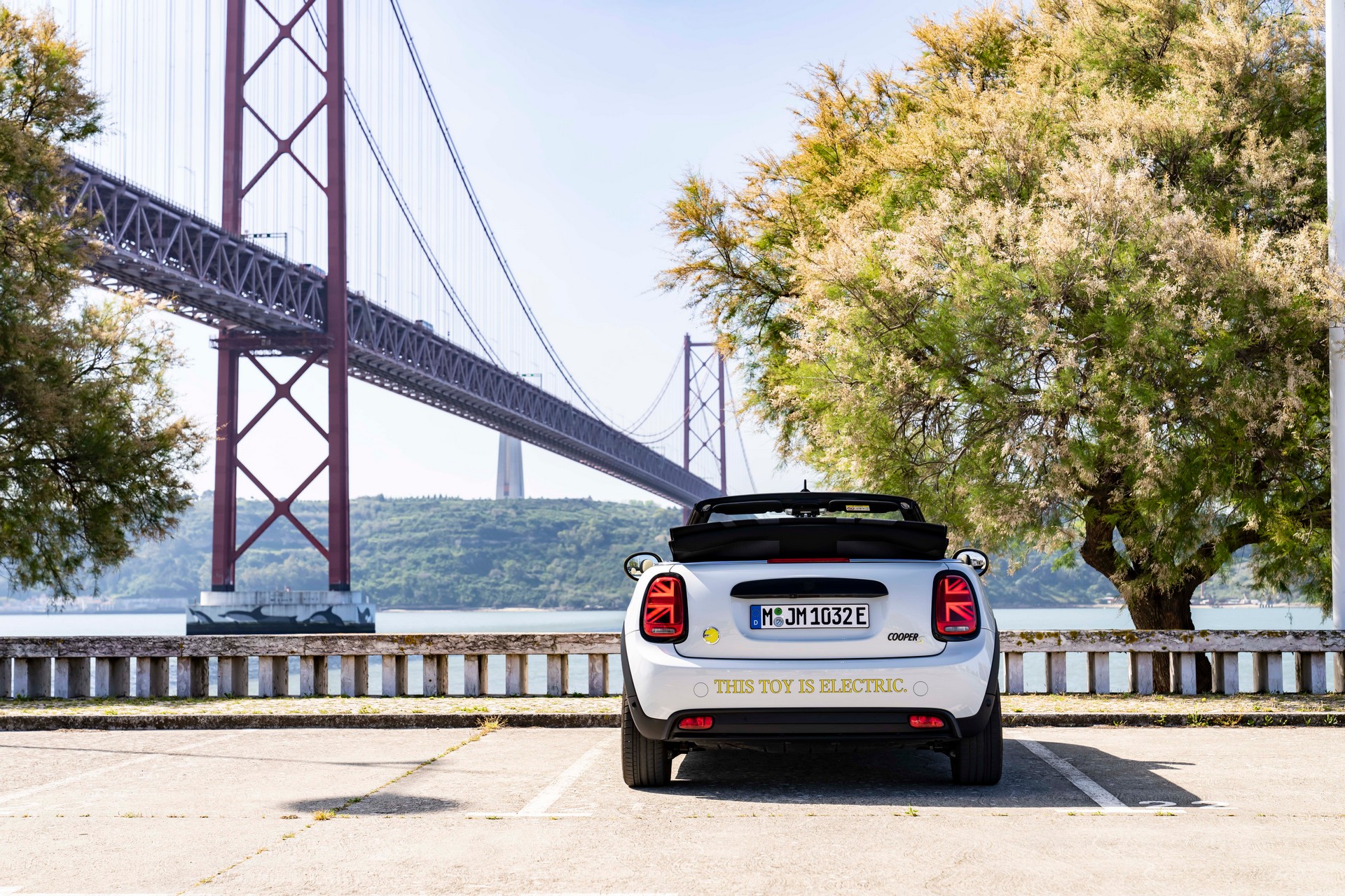 Mini Cooper SE Convertible Is A One-Off EV Built For Enthusiasts