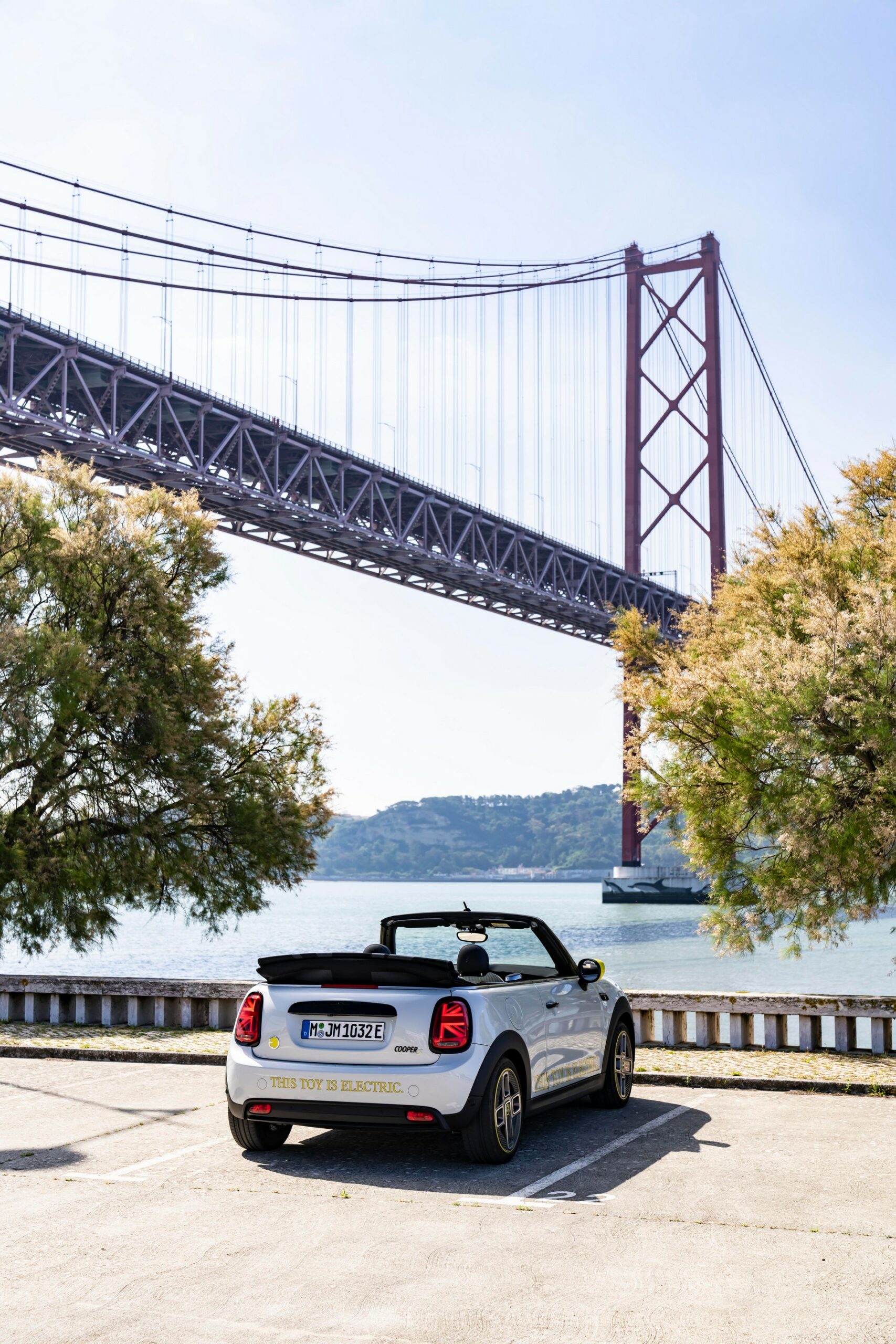 Mini Cooper SE Convertible Is A One-Off EV Built For Enthusiasts