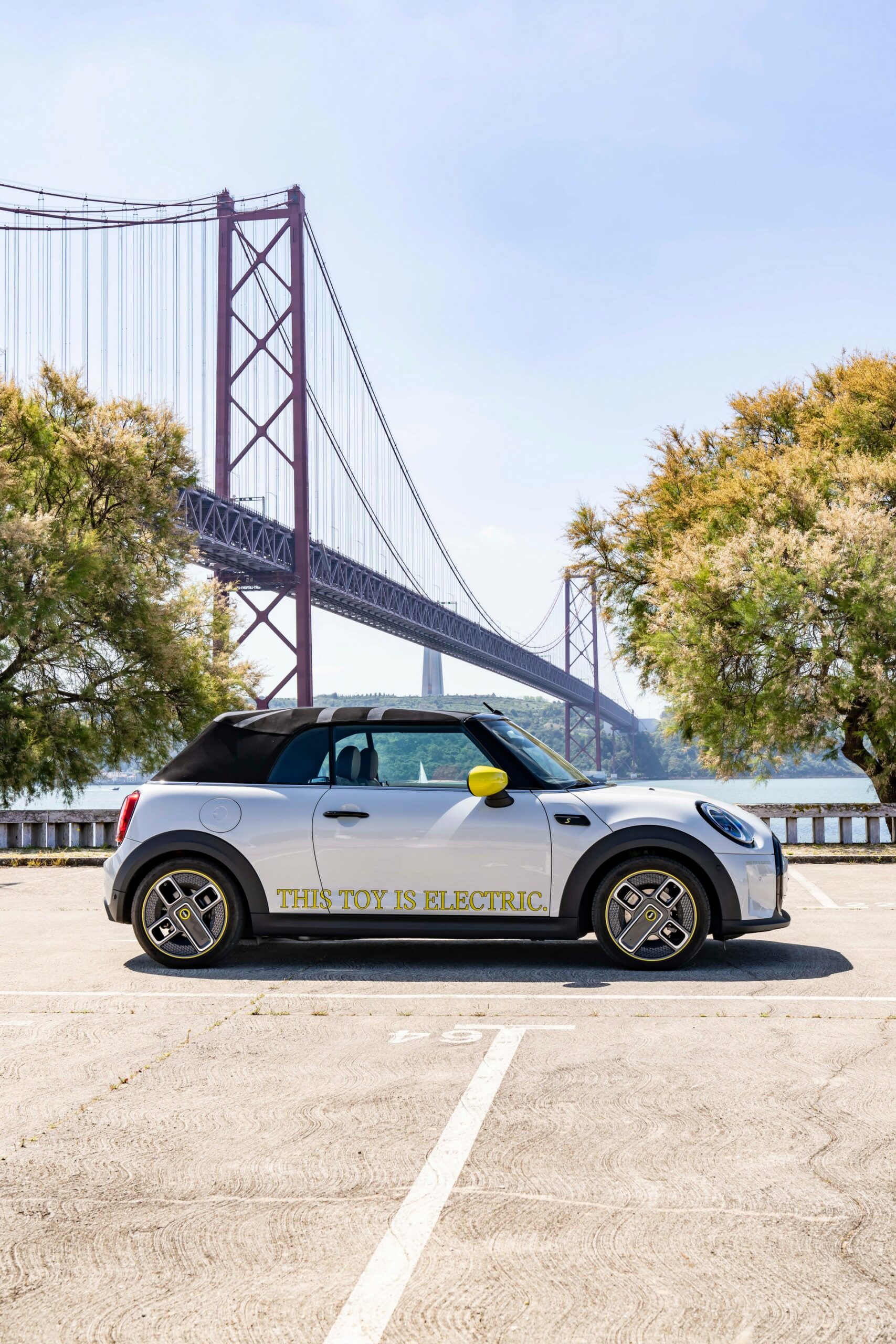 Mini Cooper SE Convertible Is A One-Off EV Built For Enthusiasts