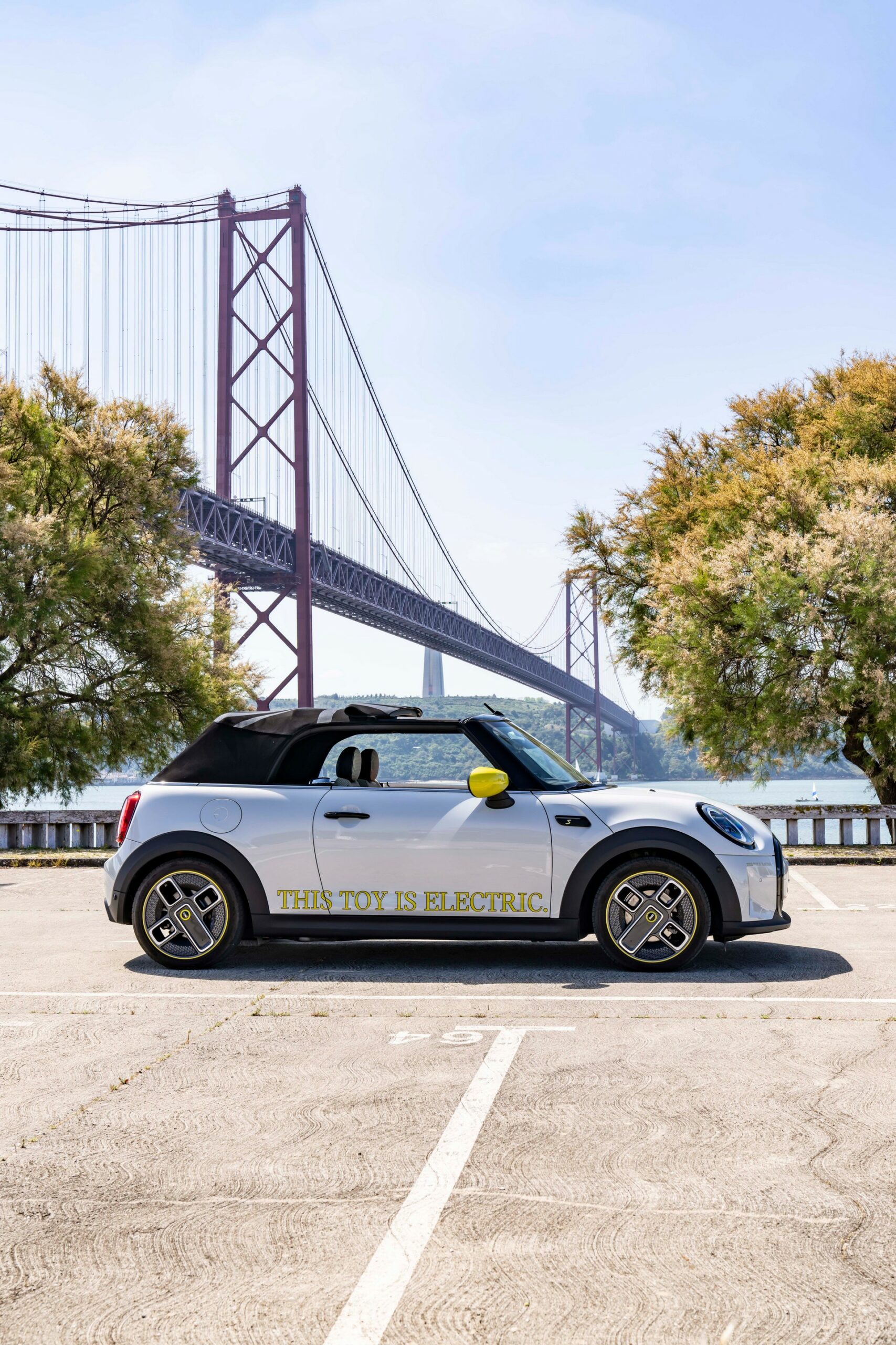 Mini Cooper SE Convertible Is A One-Off EV Built For Enthusiasts