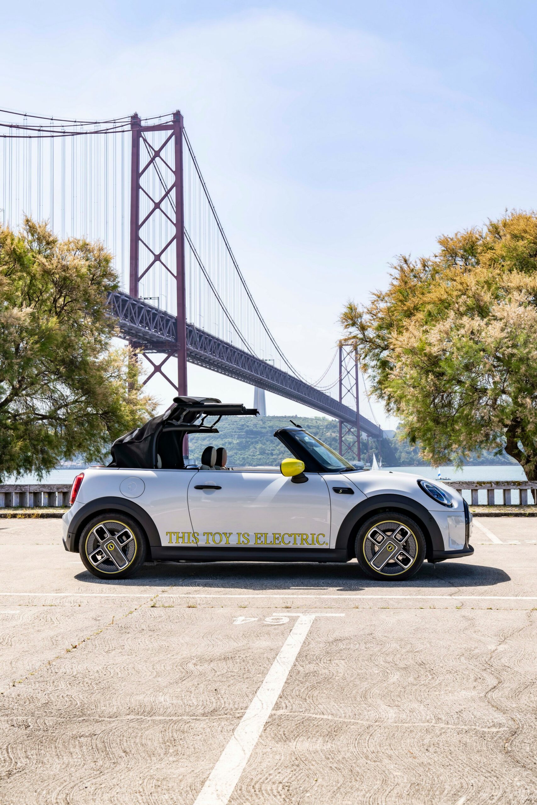 Mini Cooper SE Convertible Is A One-Off EV Built For Enthusiasts