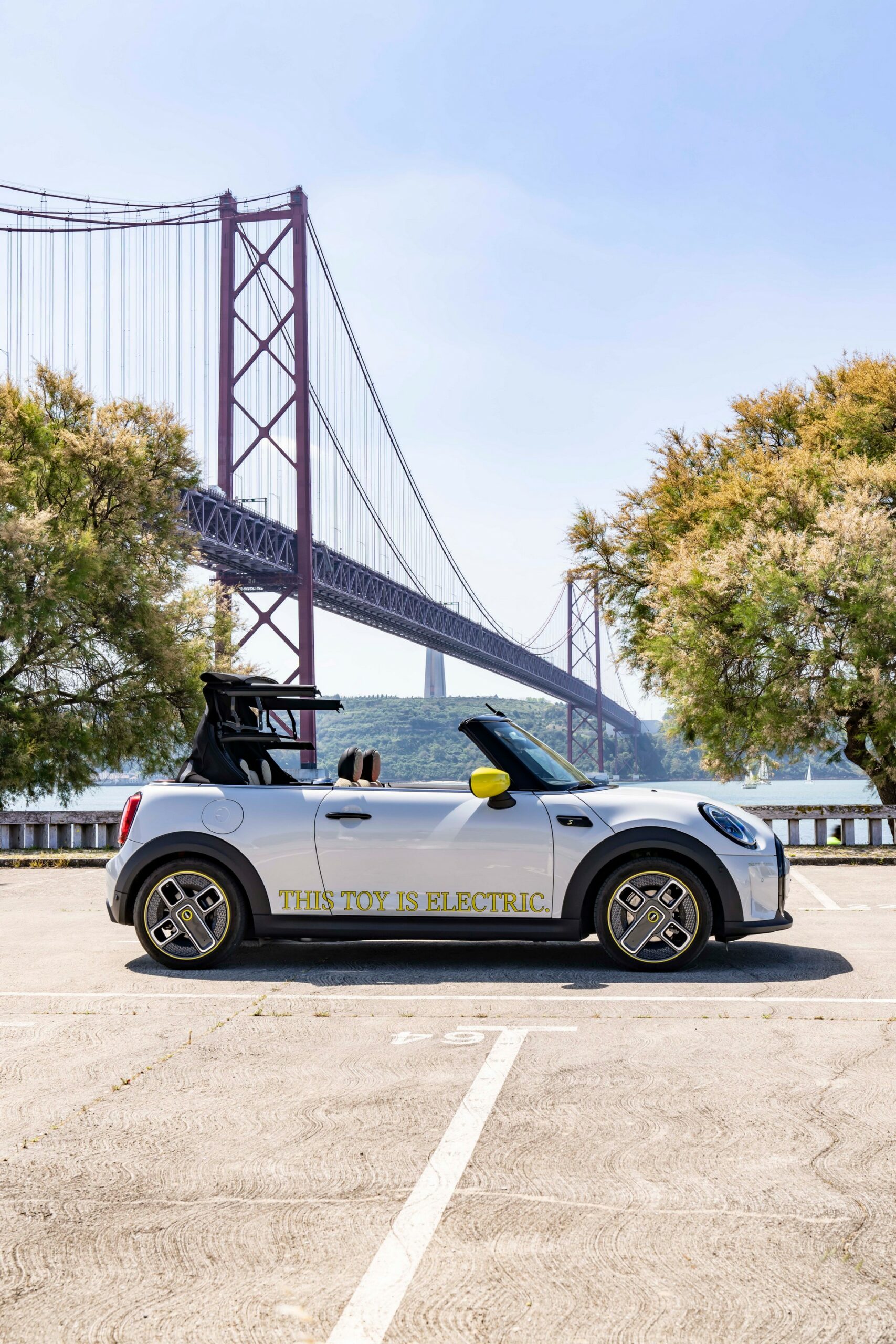 Mini Cooper SE Convertible Is A One-Off EV Built For Enthusiasts