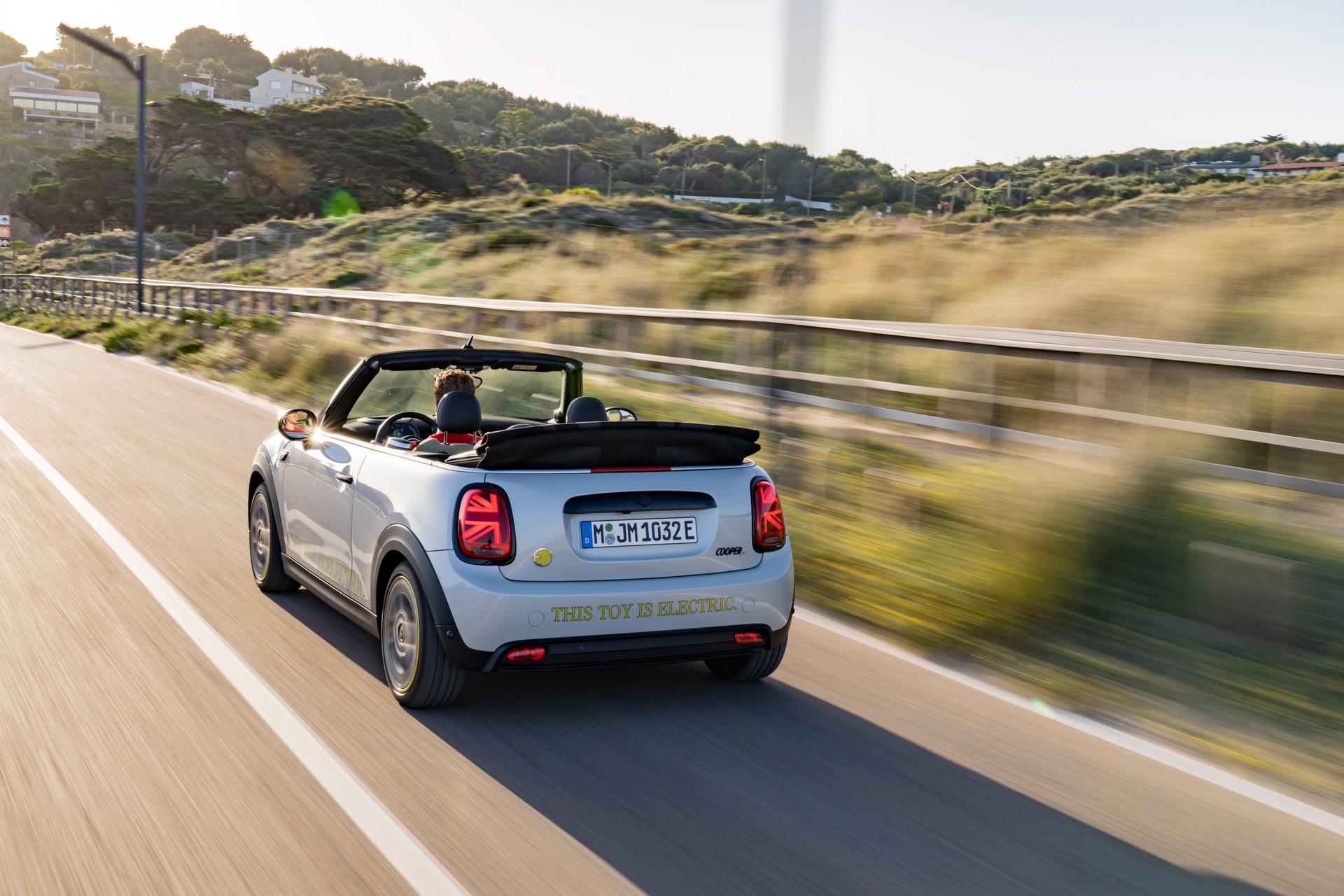 Mini Cooper SE Convertible Is A One-Off EV Built For Enthusiasts