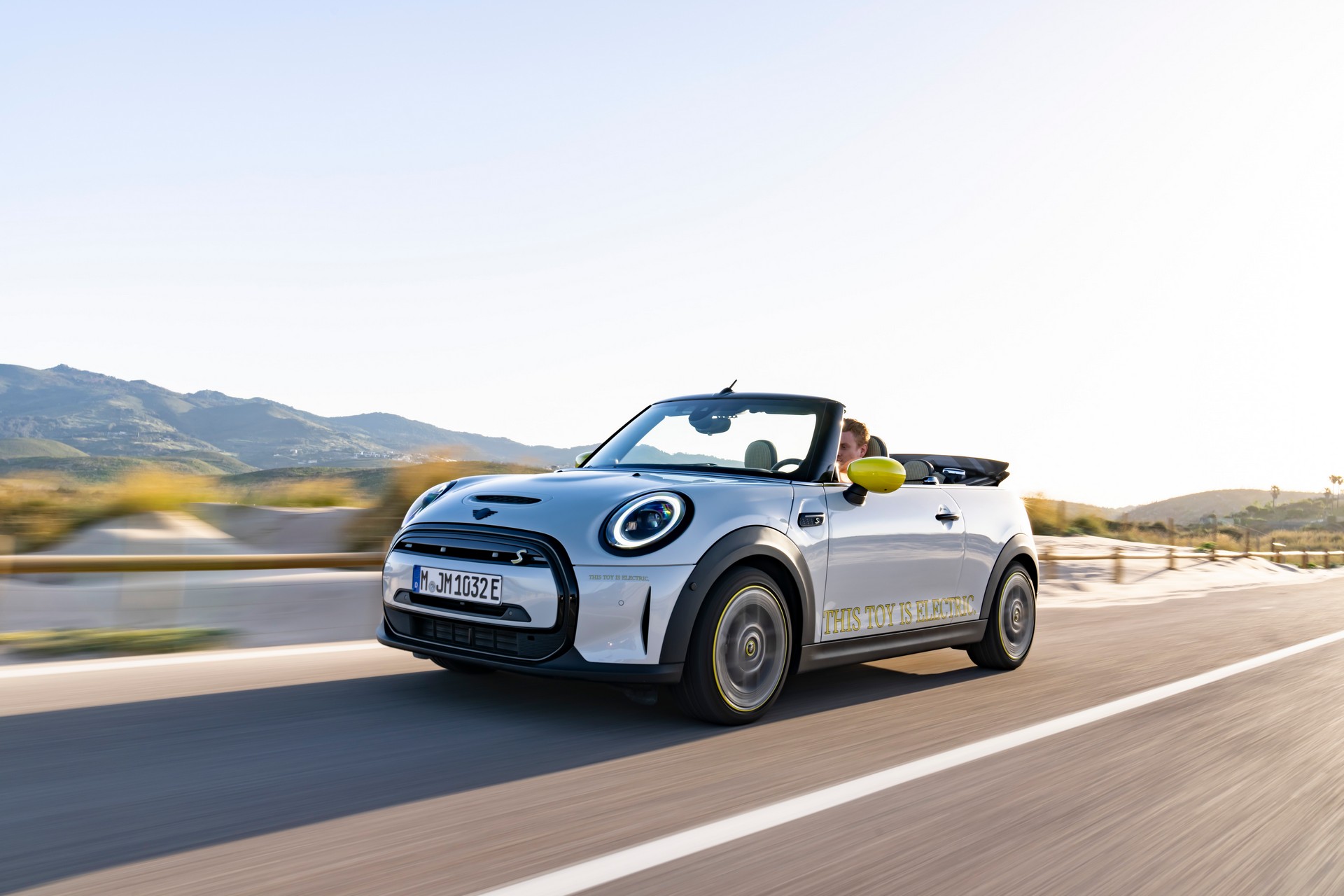 Mini Cooper SE Convertible Is A One-Off EV Built For Enthusiasts