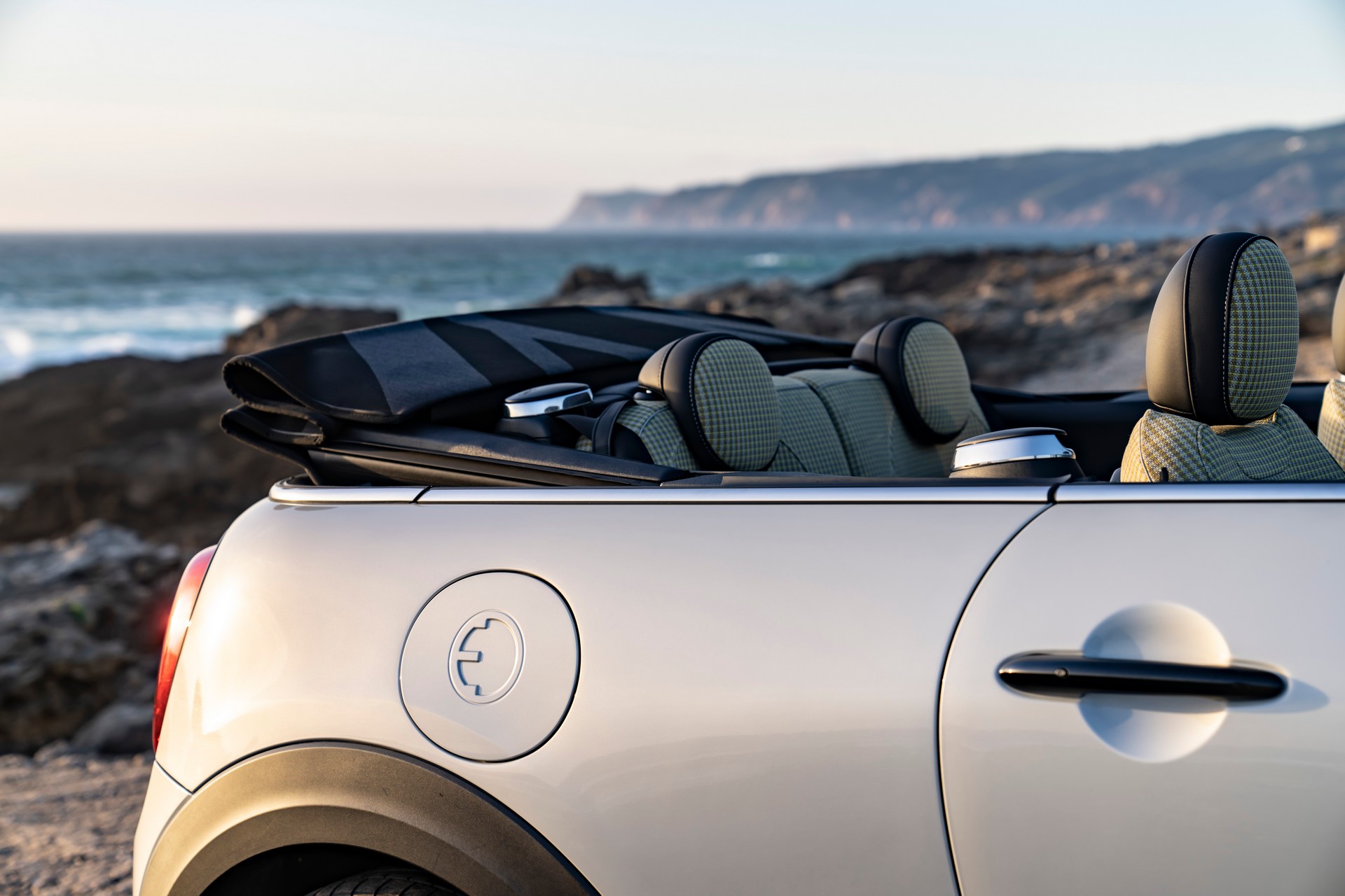 Mini Cooper SE Convertible Is A One-Off EV Built For Enthusiasts