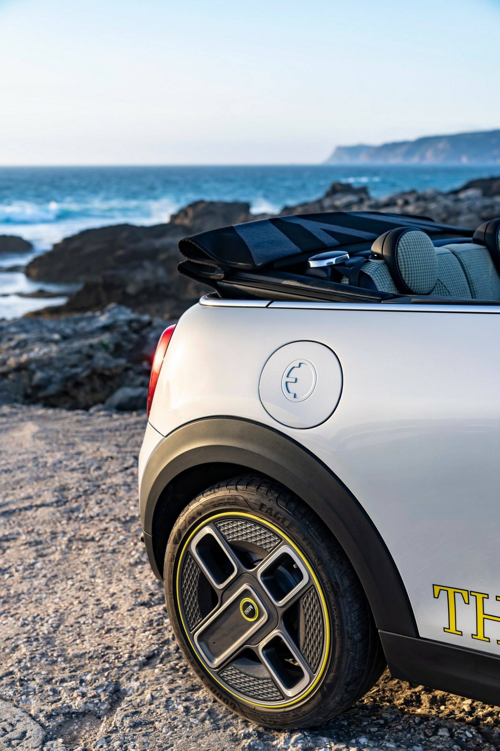 Mini Cooper SE Convertible Is A One-Off EV Built For Enthusiasts