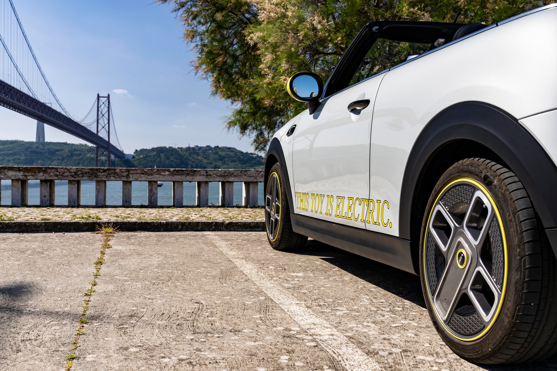 Mini Cooper SE Convertible Is A One-Off EV Built For Enthusiasts