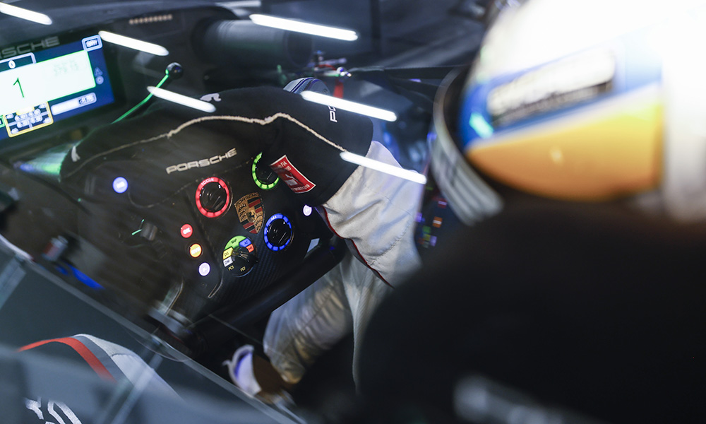 Porsche Previews 992-Generation 911 GT3 R Race Car