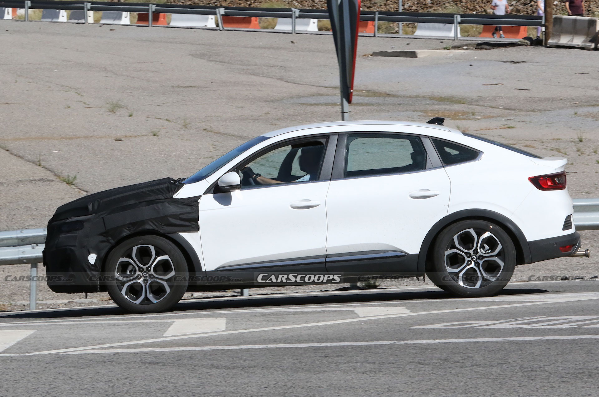 The Renault Arkana Is Getting A Facelift Now That Everyone Has Jumped On The Coupe-Crossover Bandwagon