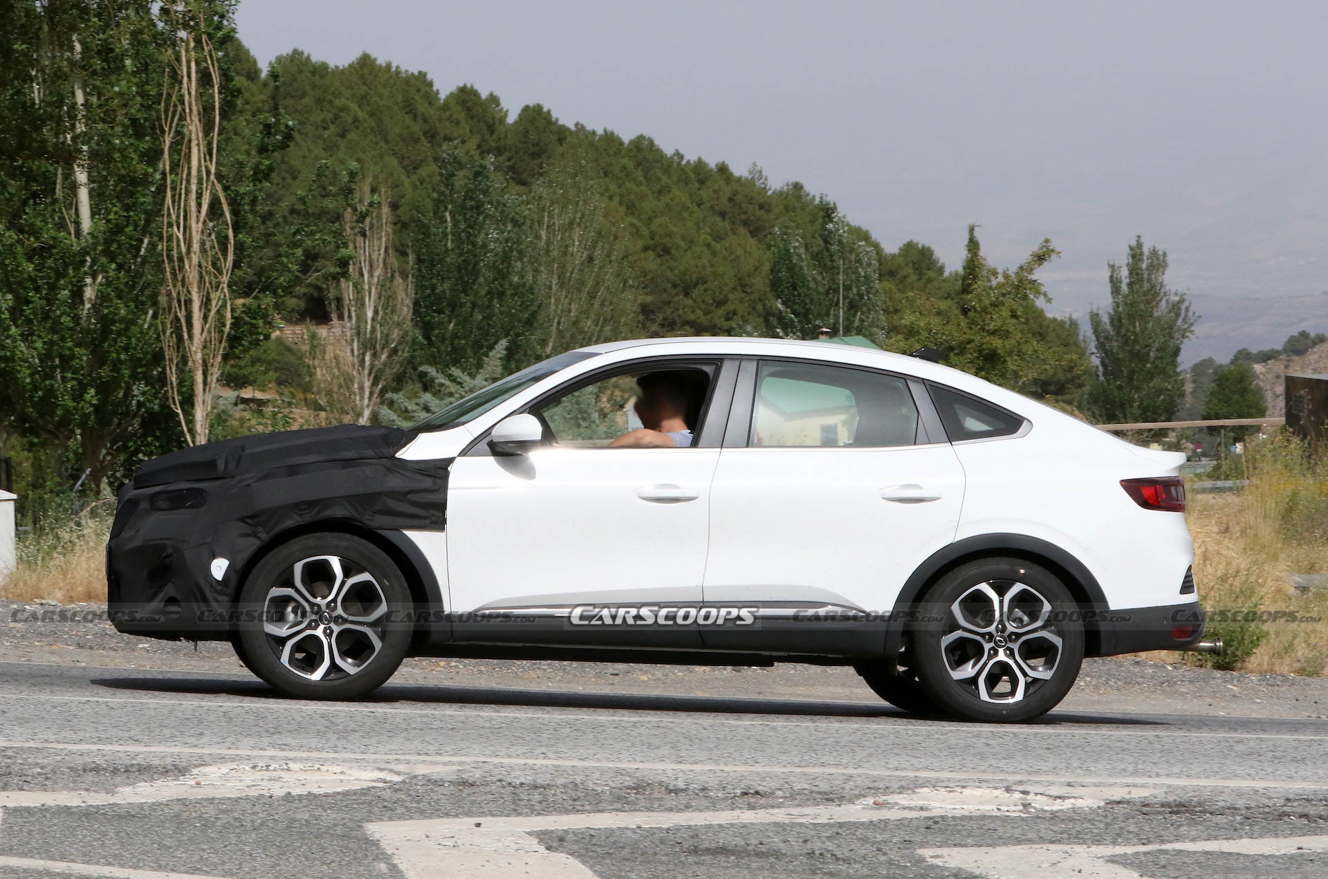 The Renault Arkana Is Getting A Facelift Now That Everyone Has Jumped On The Coupe-Crossover Bandwagon