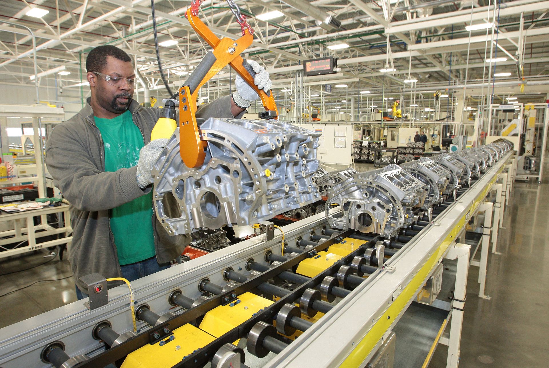 Stellantis Invests $24.7 Million In Michigan Plant For An Upgraded Pentastar V6