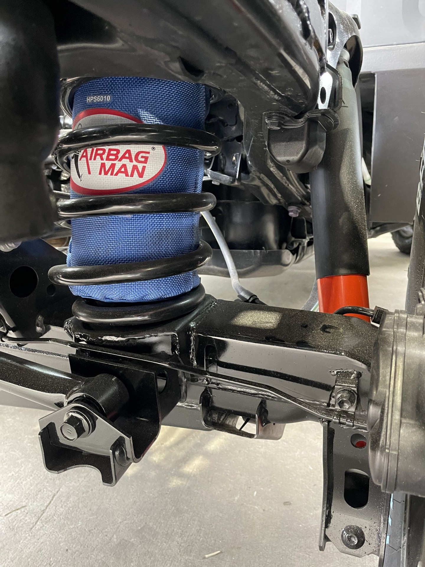 New Toyota Land Cruiser Converted In Dual-Cab Pickup By Aussies