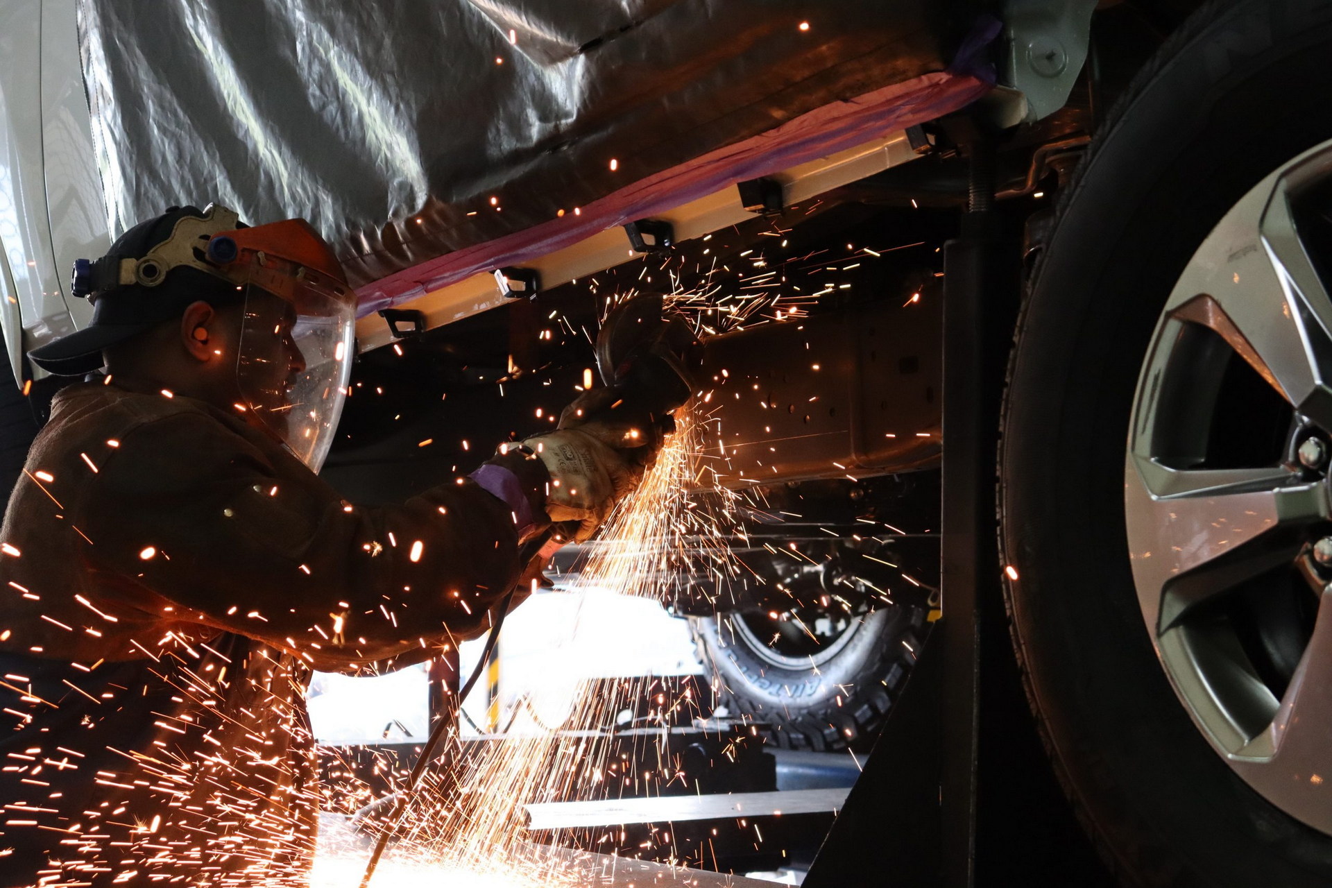 New Toyota Land Cruiser Converted In Dual-Cab Pickup By Aussies