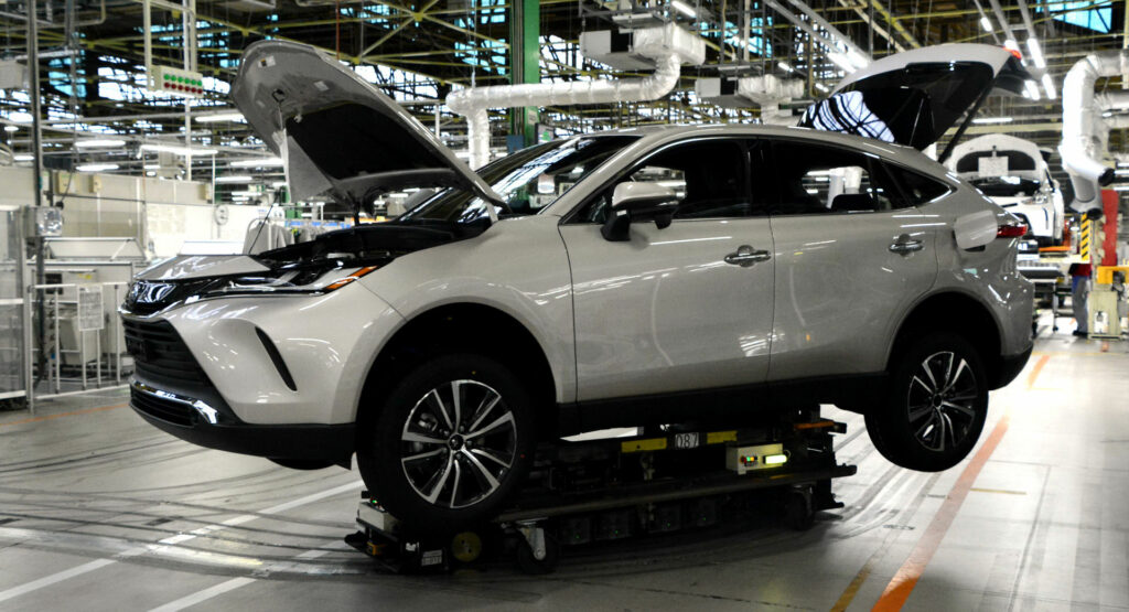  Toyota Increasing Production Overseas As Japanese Output Slips
