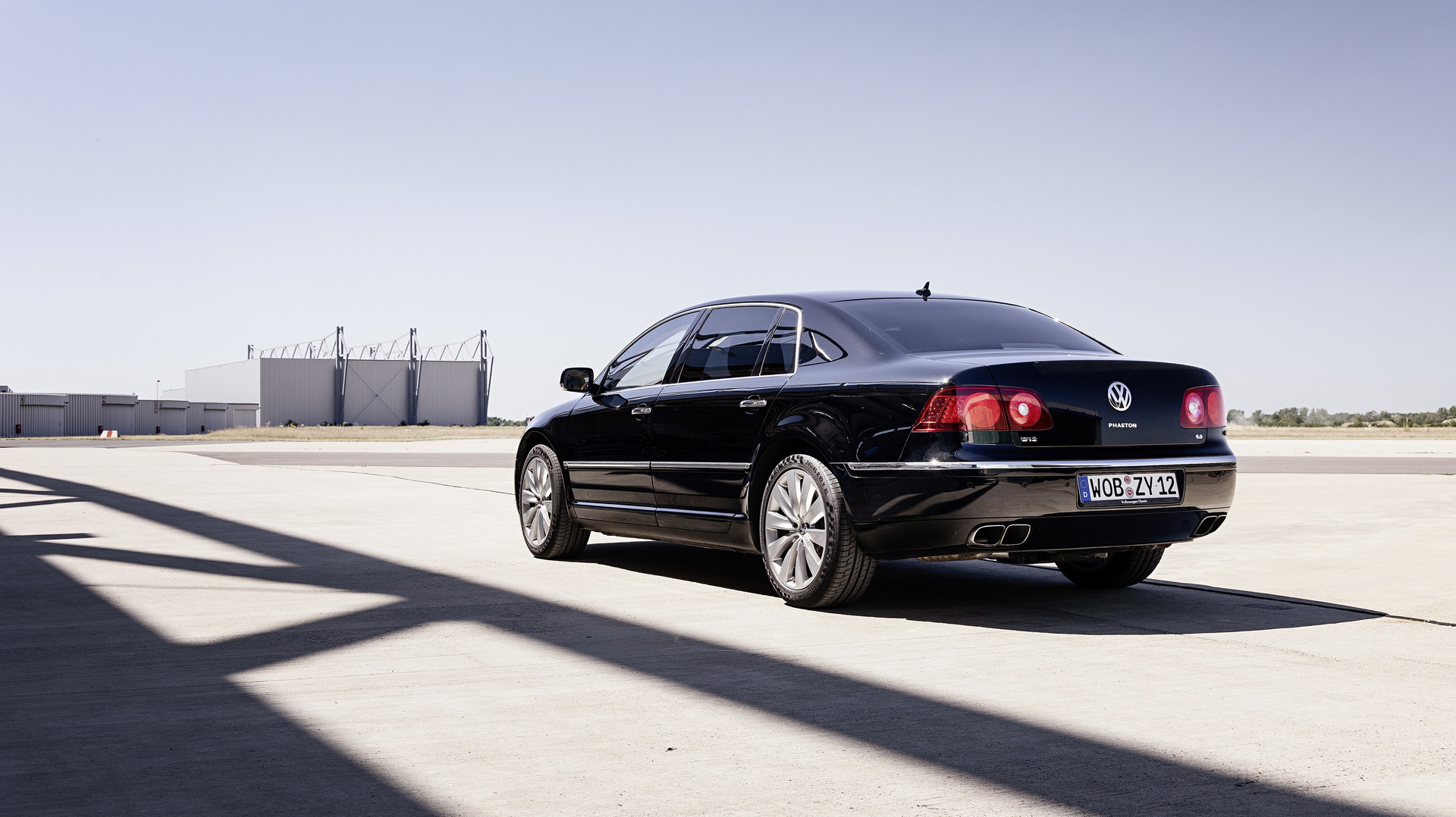 VW Shows Near-Production Prototype Of The Axed Second-Gen Phaeton