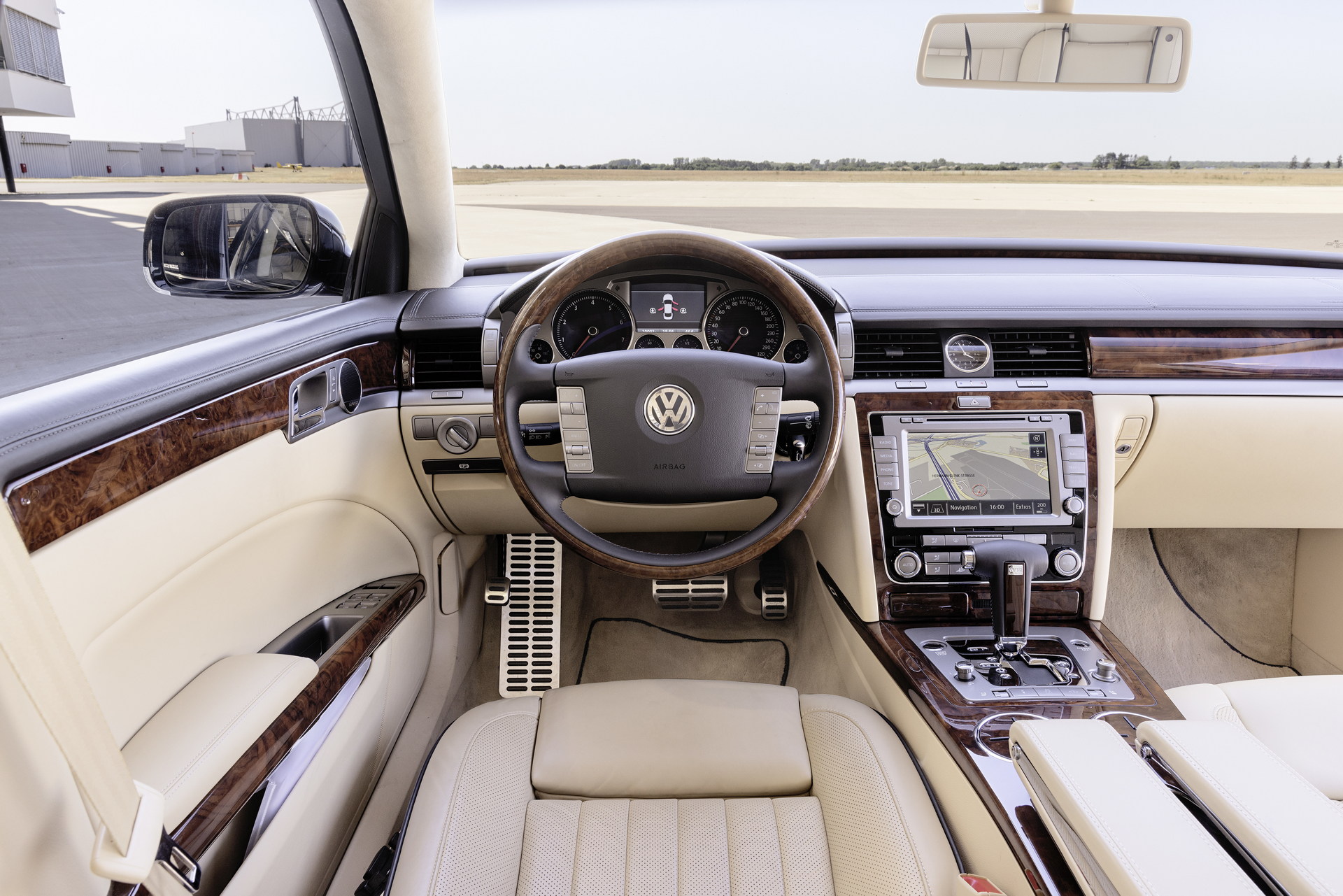 VW Shows Near-Production Prototype Of The Axed Second-Gen Phaeton