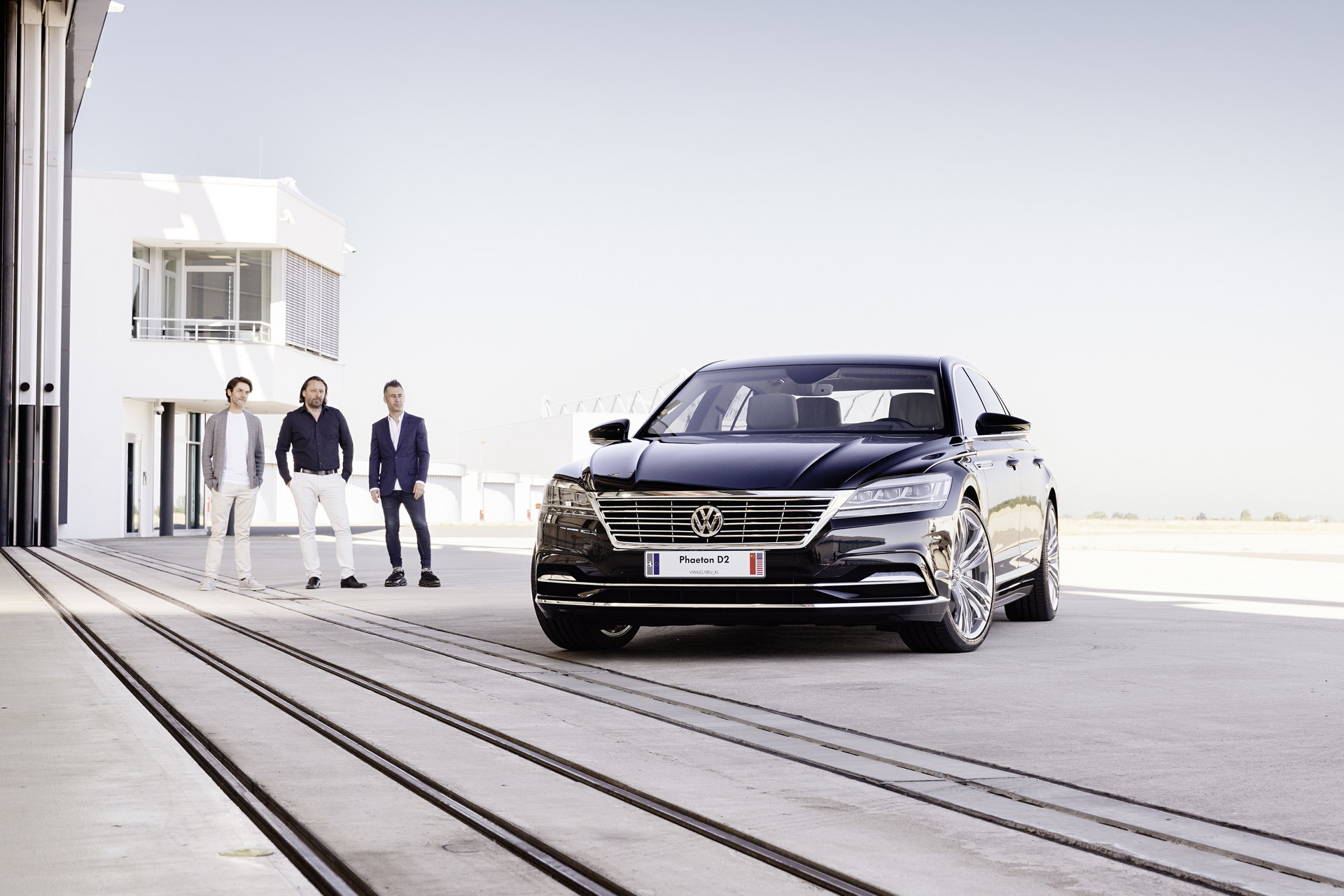 VW Shows Near-Production Prototype Of The Axed Second-Gen Phaeton