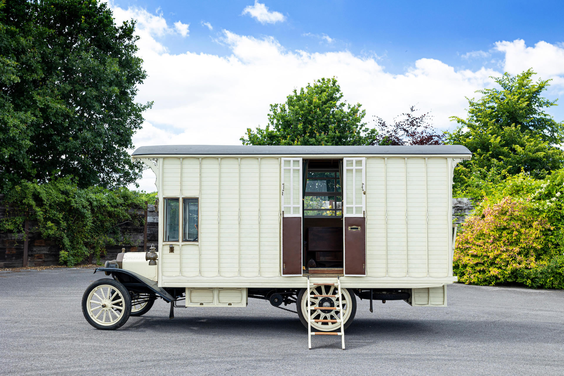 This 1914 Ford Model T Motorhome Is The World’s Oldest Known RV