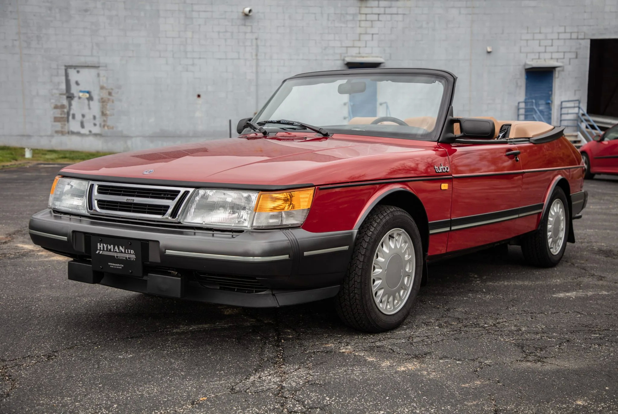 This 246-Mile Saab 900 Turbo Convertible Just Sold For More Than A 2023 Corvette Z06