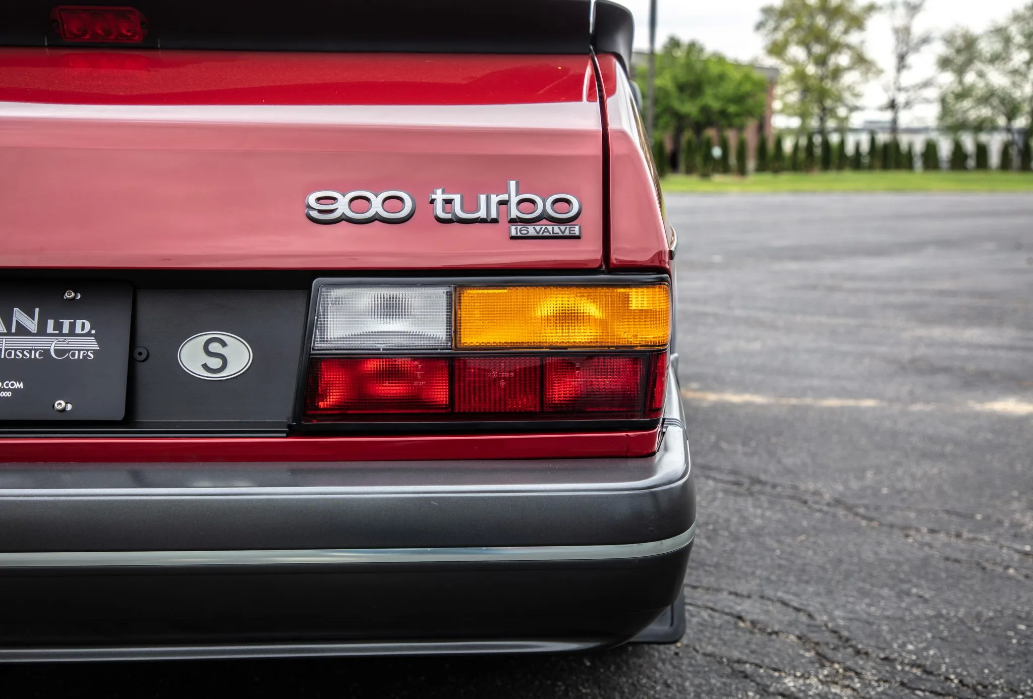 This 246-Mile Saab 900 Turbo Convertible Just Sold For More Than A 2023 Corvette Z06