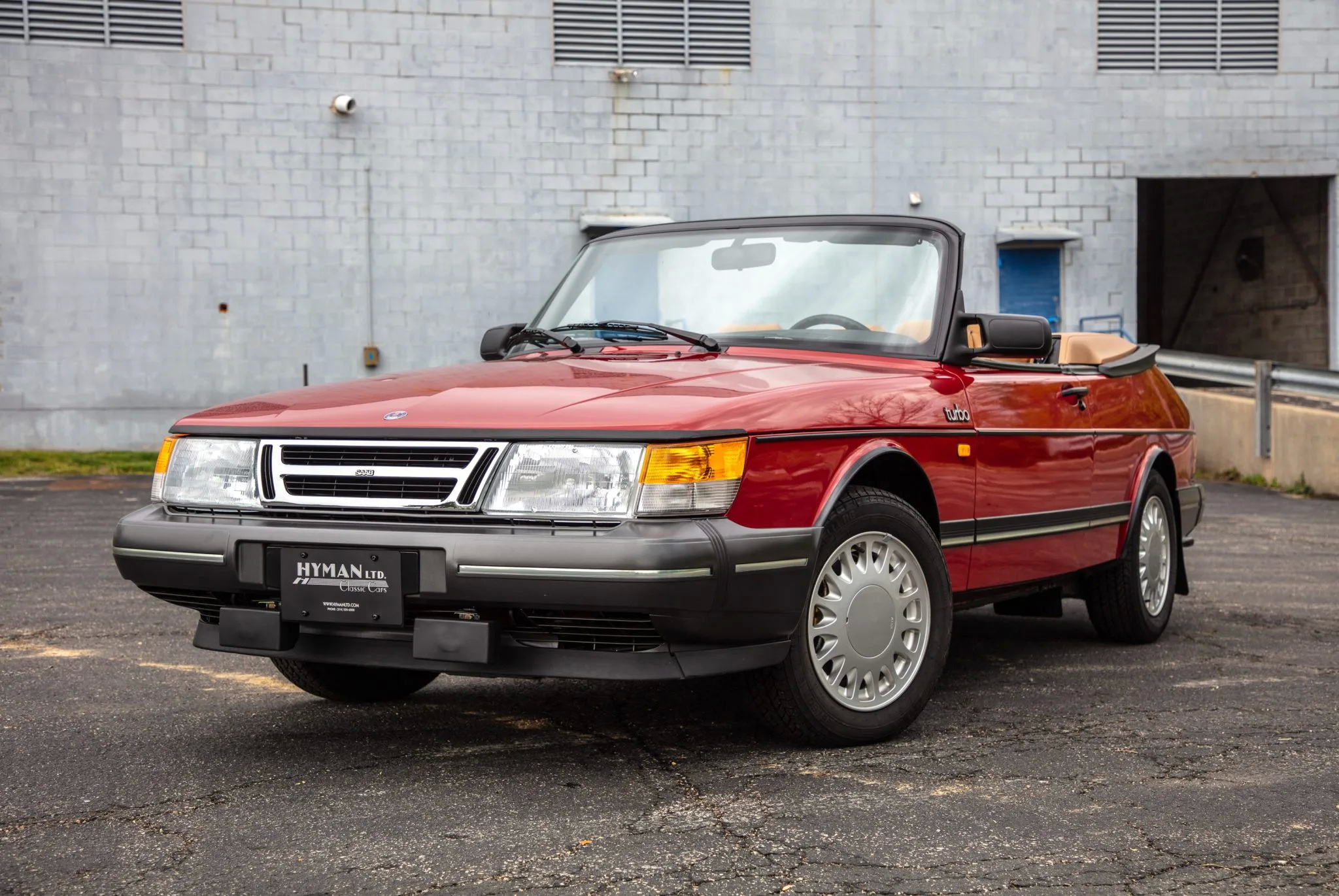 This 246-Mile Saab 900 Turbo Convertible Just Sold For More Than A 2023 Corvette Z06
