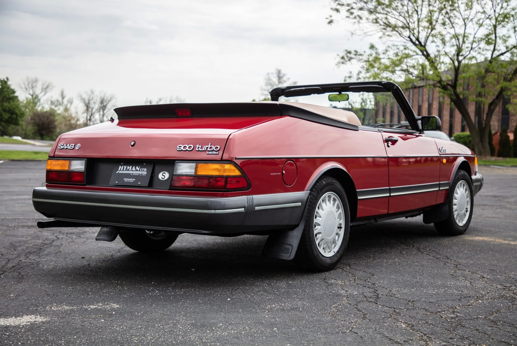 This 246-Mile Saab 900 Turbo Convertible Just Sold For More Than A 2023 Corvette Z06