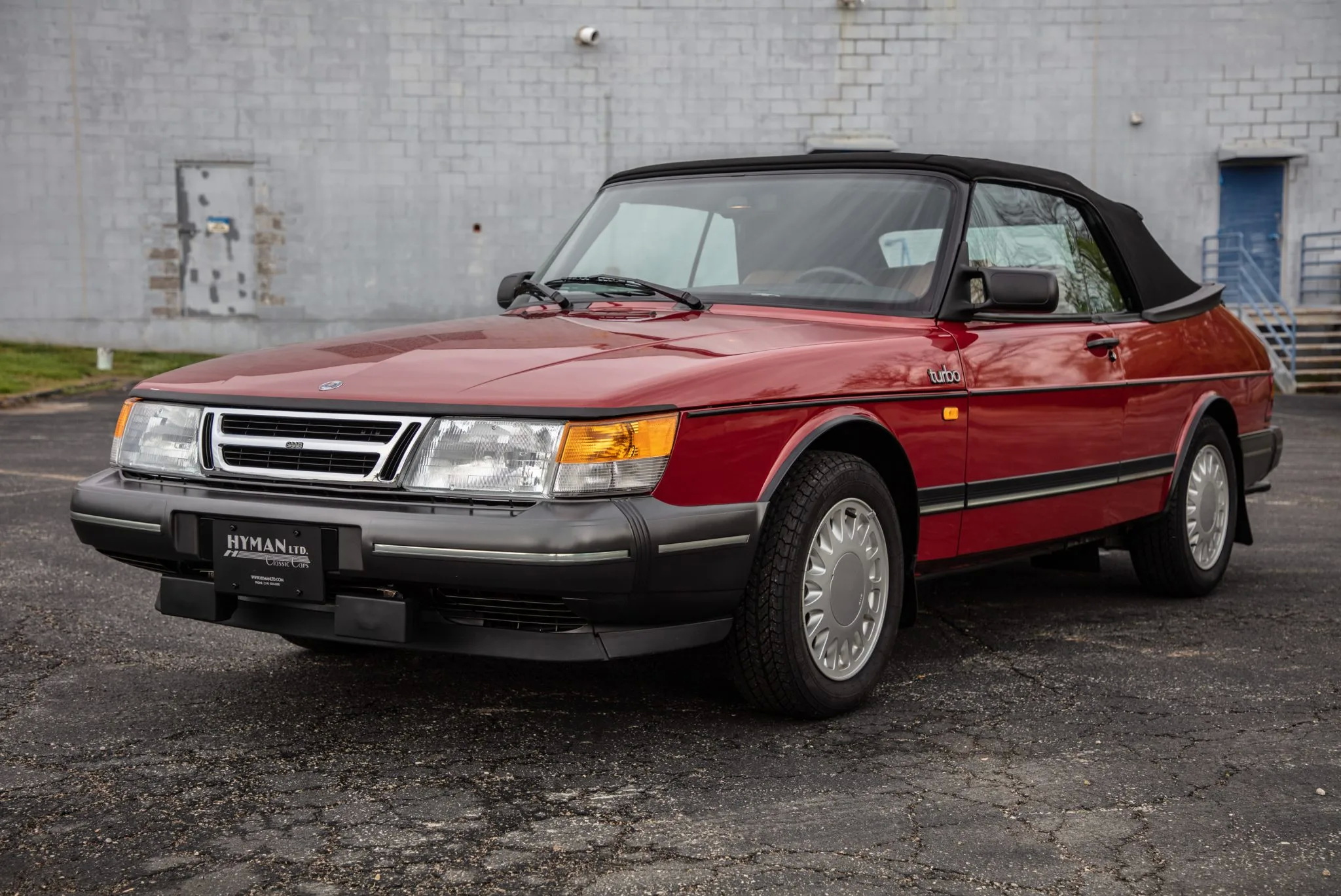 This 246-Mile Saab 900 Turbo Convertible Just Sold For More Than A 2023 Corvette Z06