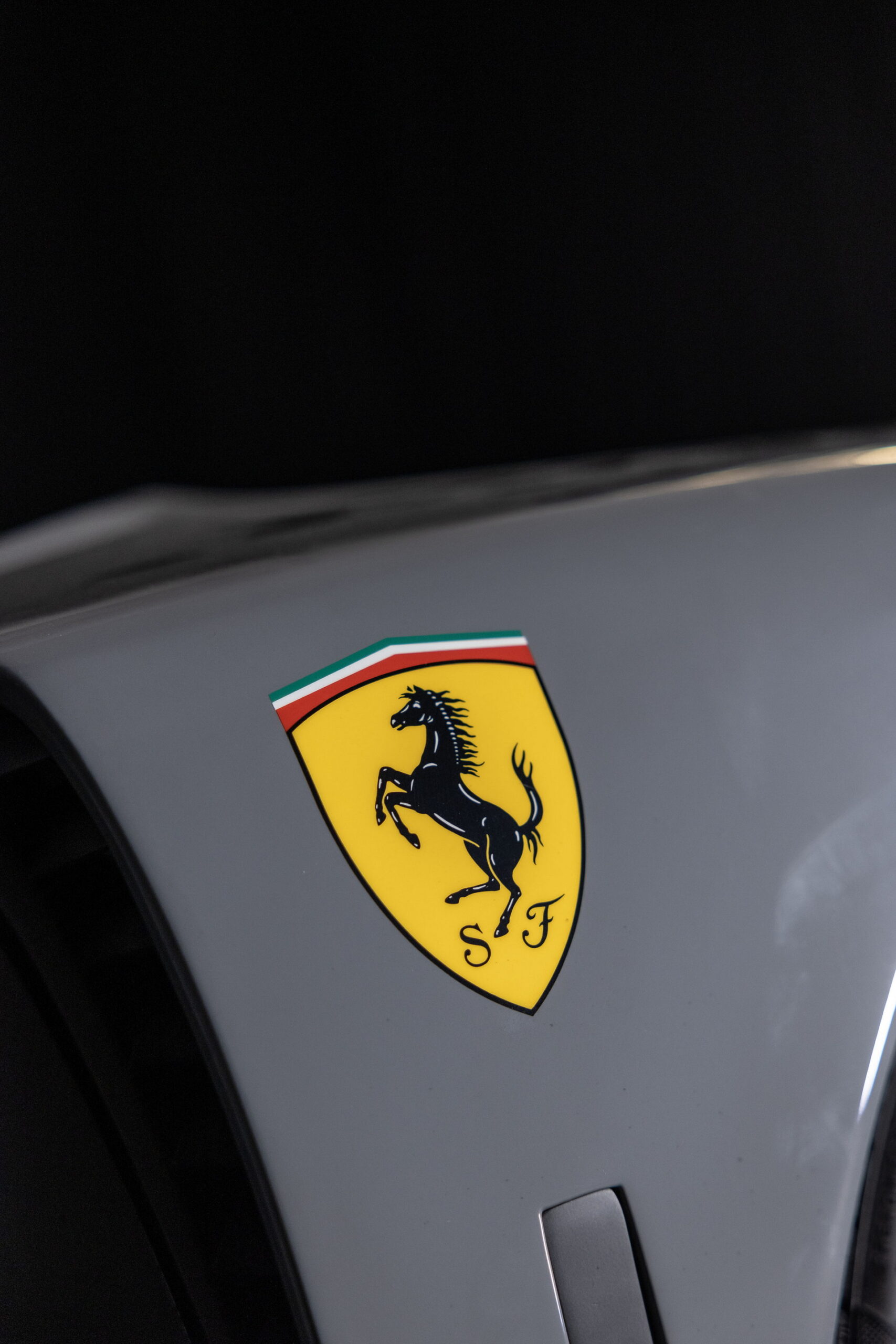 Jaw-Dropping Ferrari F40 In Grigio Nardo With Around 1,000 HP Goes Under The Hammer