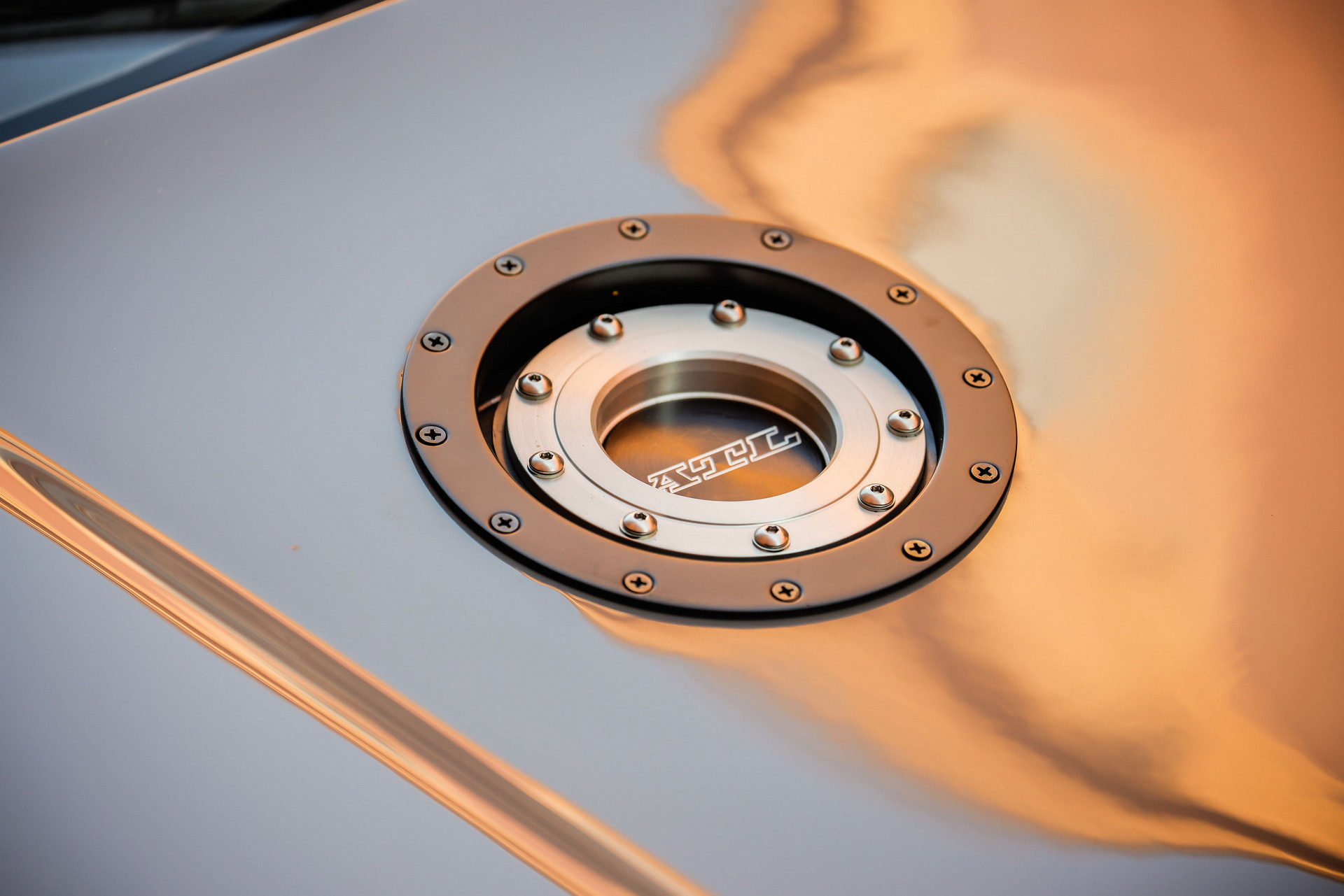 Jaw-Dropping Ferrari F40 In Grigio Nardo With Around 1,000 HP Goes Under The Hammer