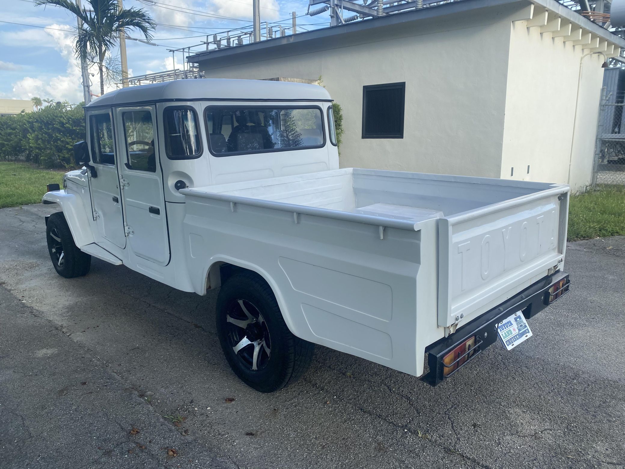 This Toyota Bandeirante OJ55 Is The Coolest Way To Get A Brazilian