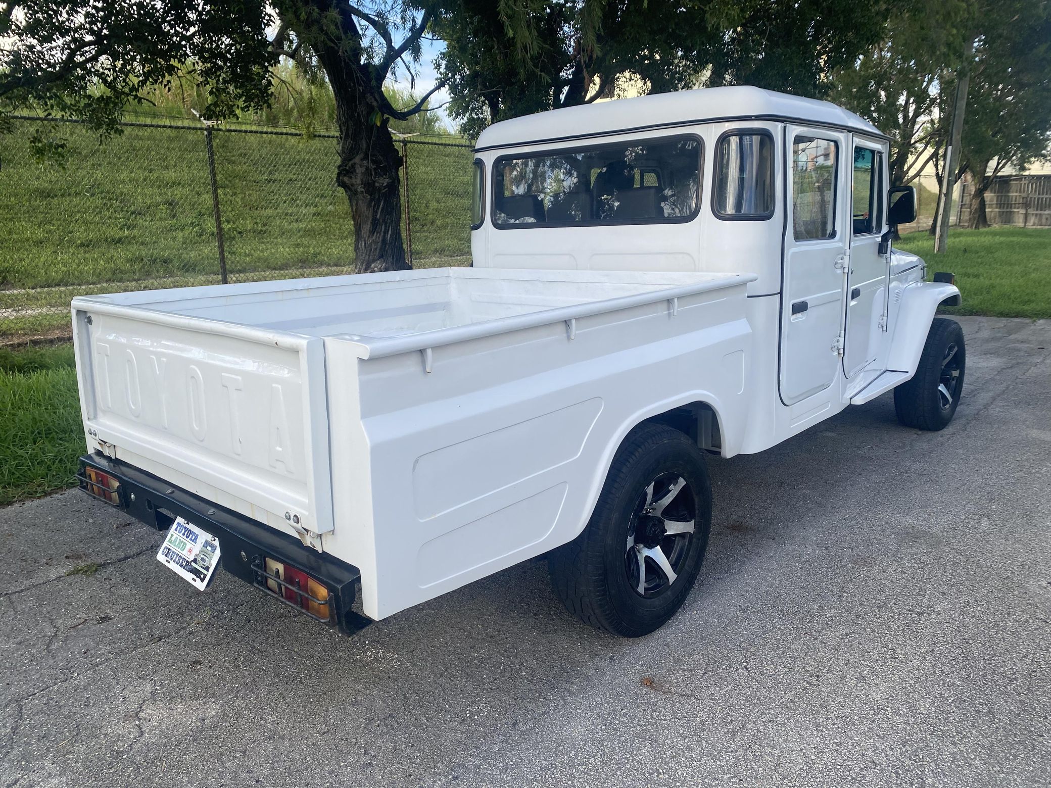 This Toyota Bandeirante OJ55 Is The Coolest Way To Get A Brazilian