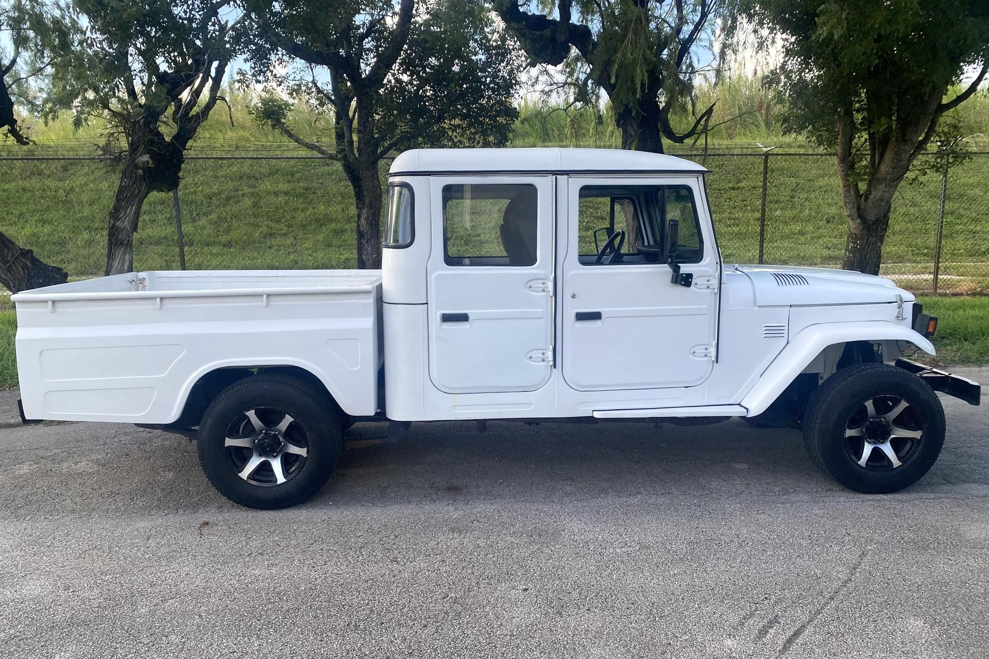 This Toyota Bandeirante OJ55 Is The Coolest Way To Get A Brazilian