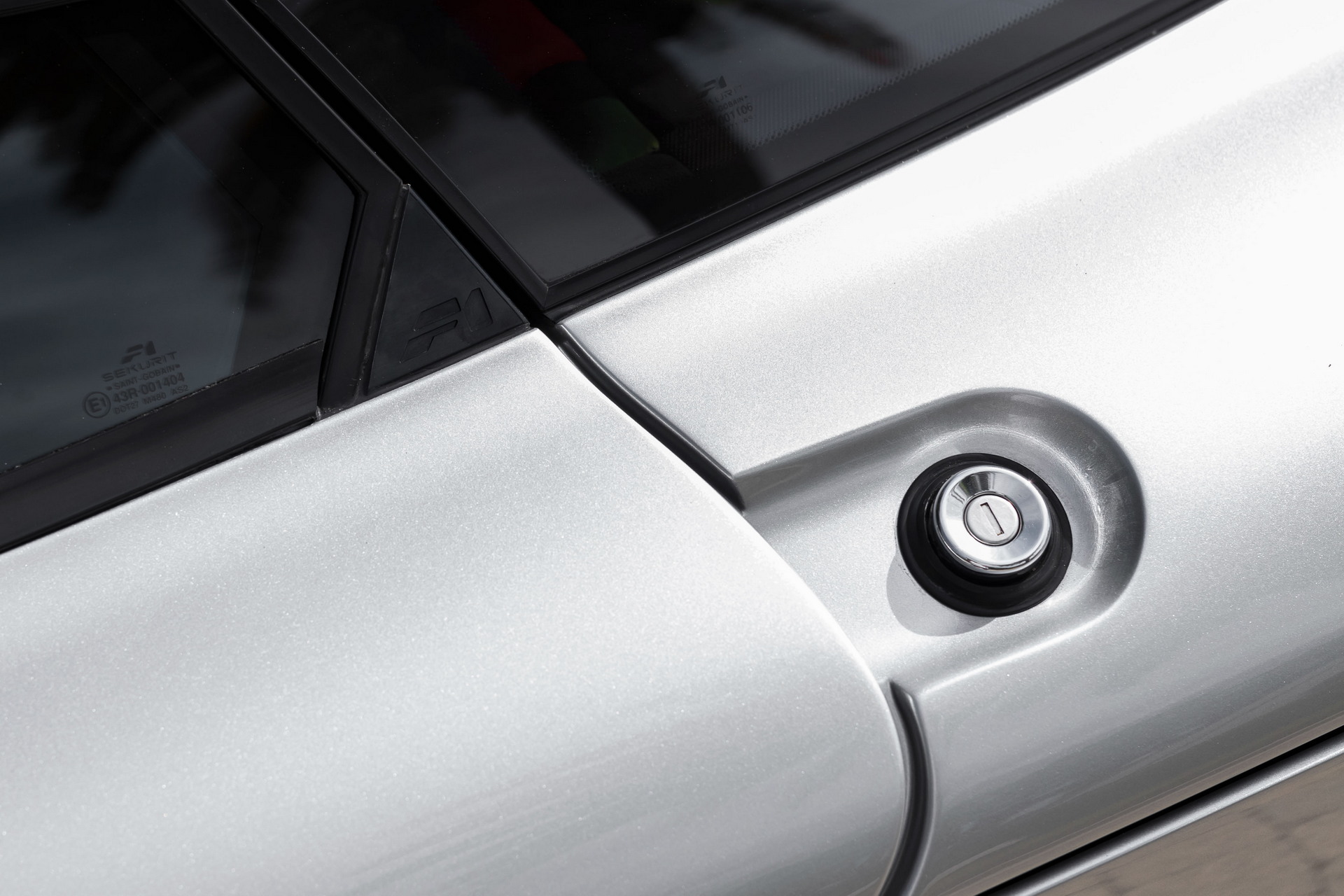 Gorgeous McLaren F1 With High-Downforce Kit And One-Off Headlights Hits The Auction Block