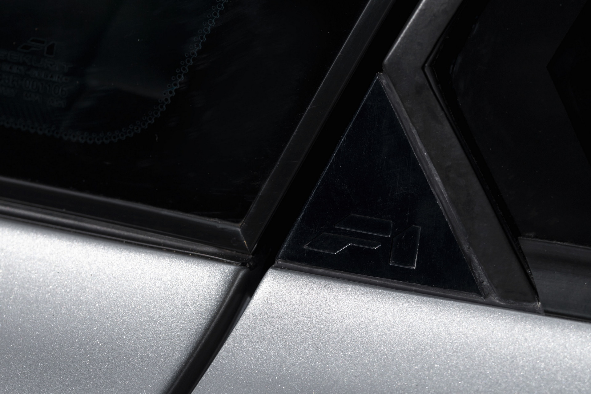 Gorgeous McLaren F1 With High-Downforce Kit And One-Off Headlights Hits The Auction Block