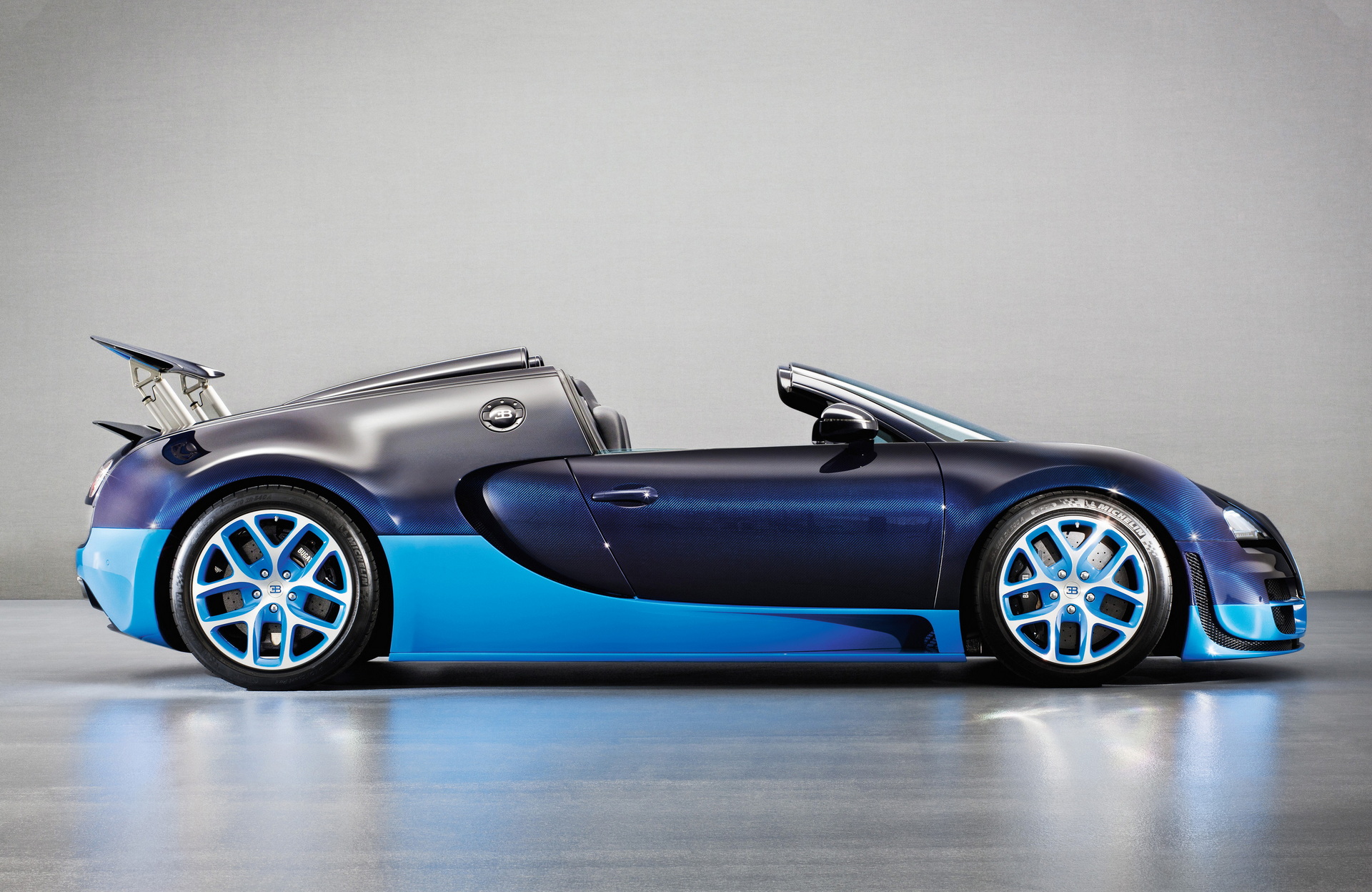 10 Years Later, Bugatti’s Veyron 16.4 Grand Sport Vitesse Remains The World’s Fastest Roadster