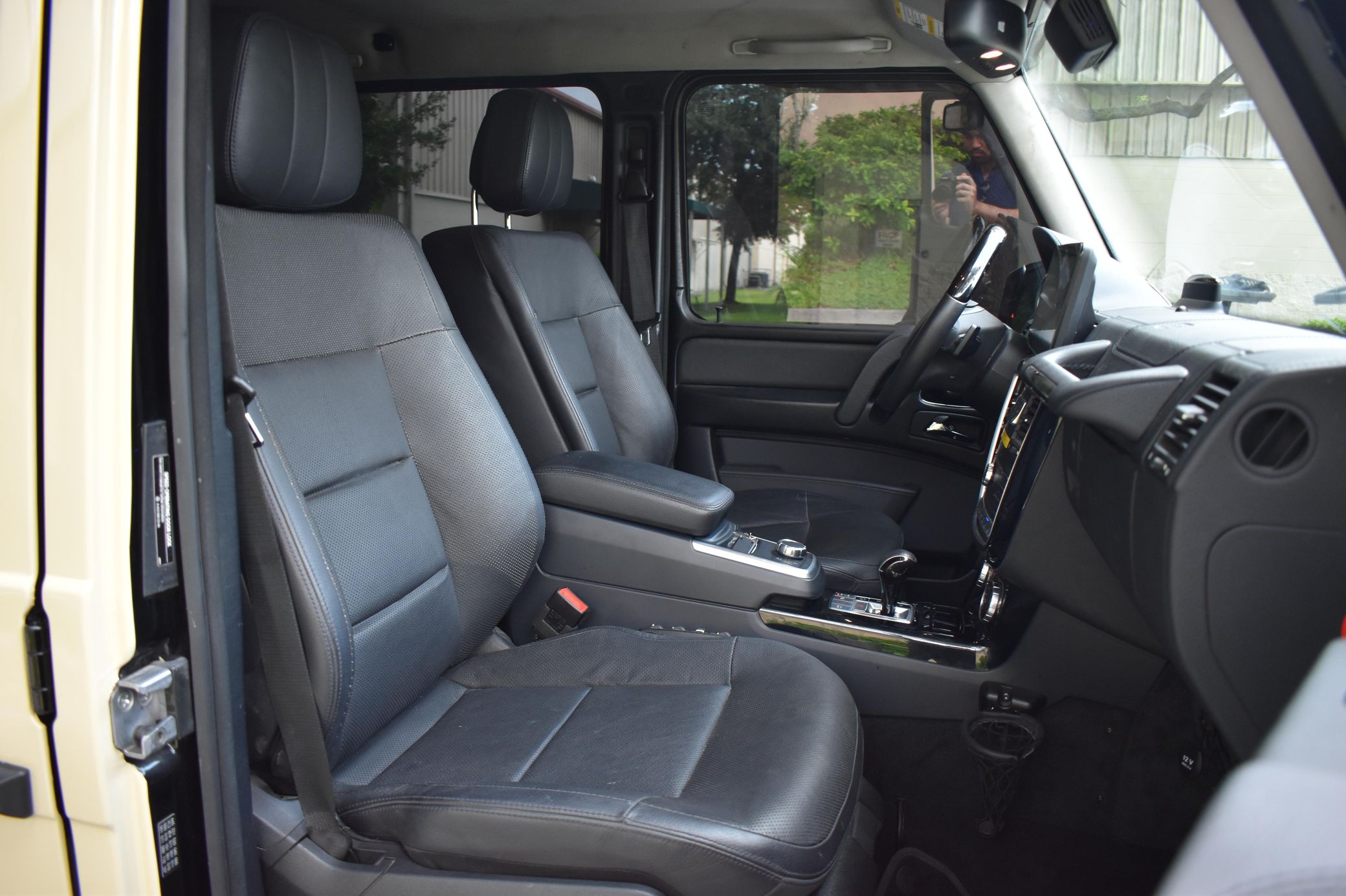 This Beige 2017 Mercedes-Benz G550 Six-Wheeler Up For Auction Is Anything But Boring