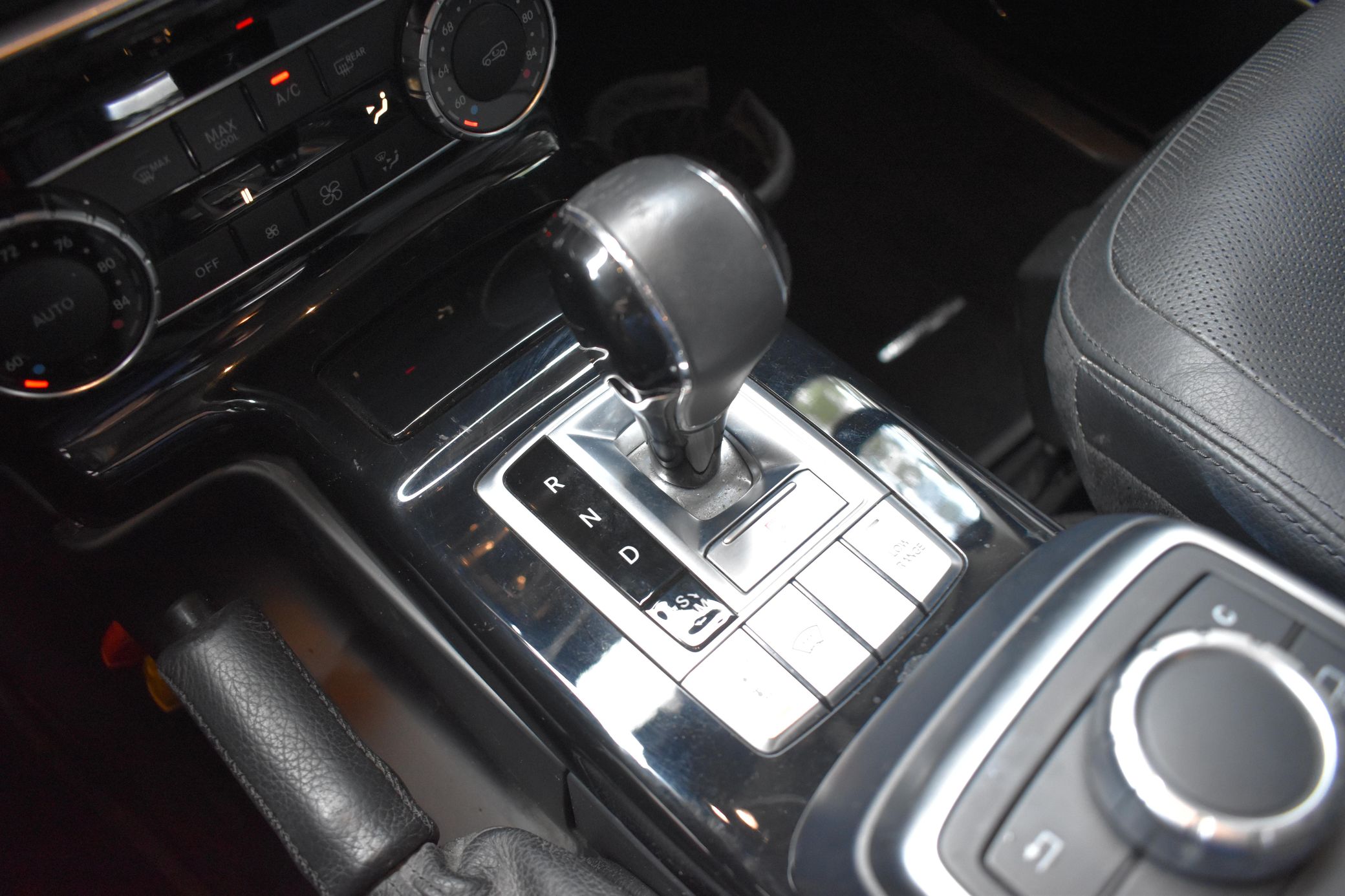 This Beige 2017 Mercedes-Benz G550 Six-Wheeler Up For Auction Is Anything But Boring