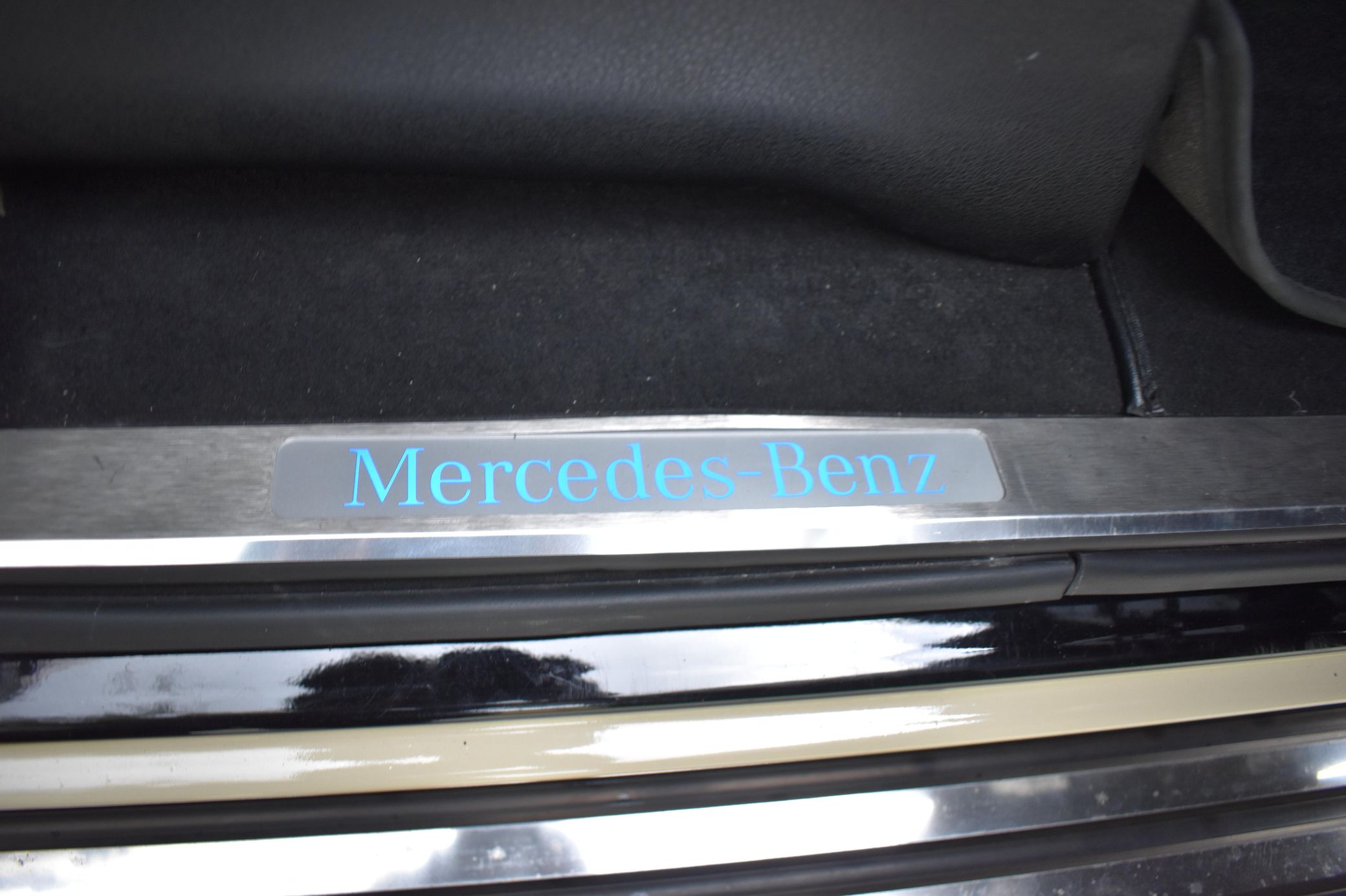 This Beige 2017 Mercedes-Benz G550 Six-Wheeler Up For Auction Is Anything But Boring