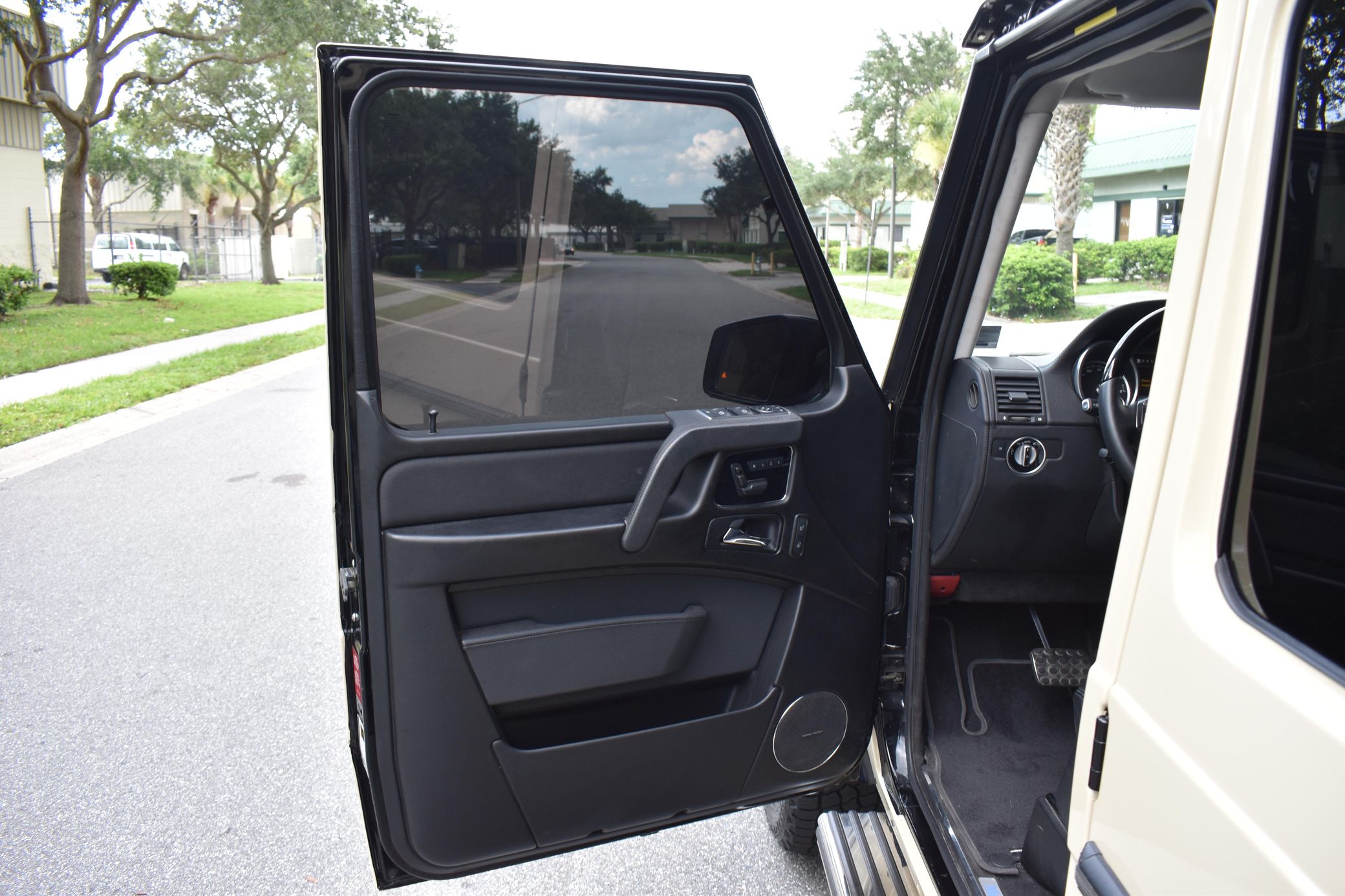 This Beige 2017 Mercedes-Benz G550 Six-Wheeler Up For Auction Is Anything But Boring