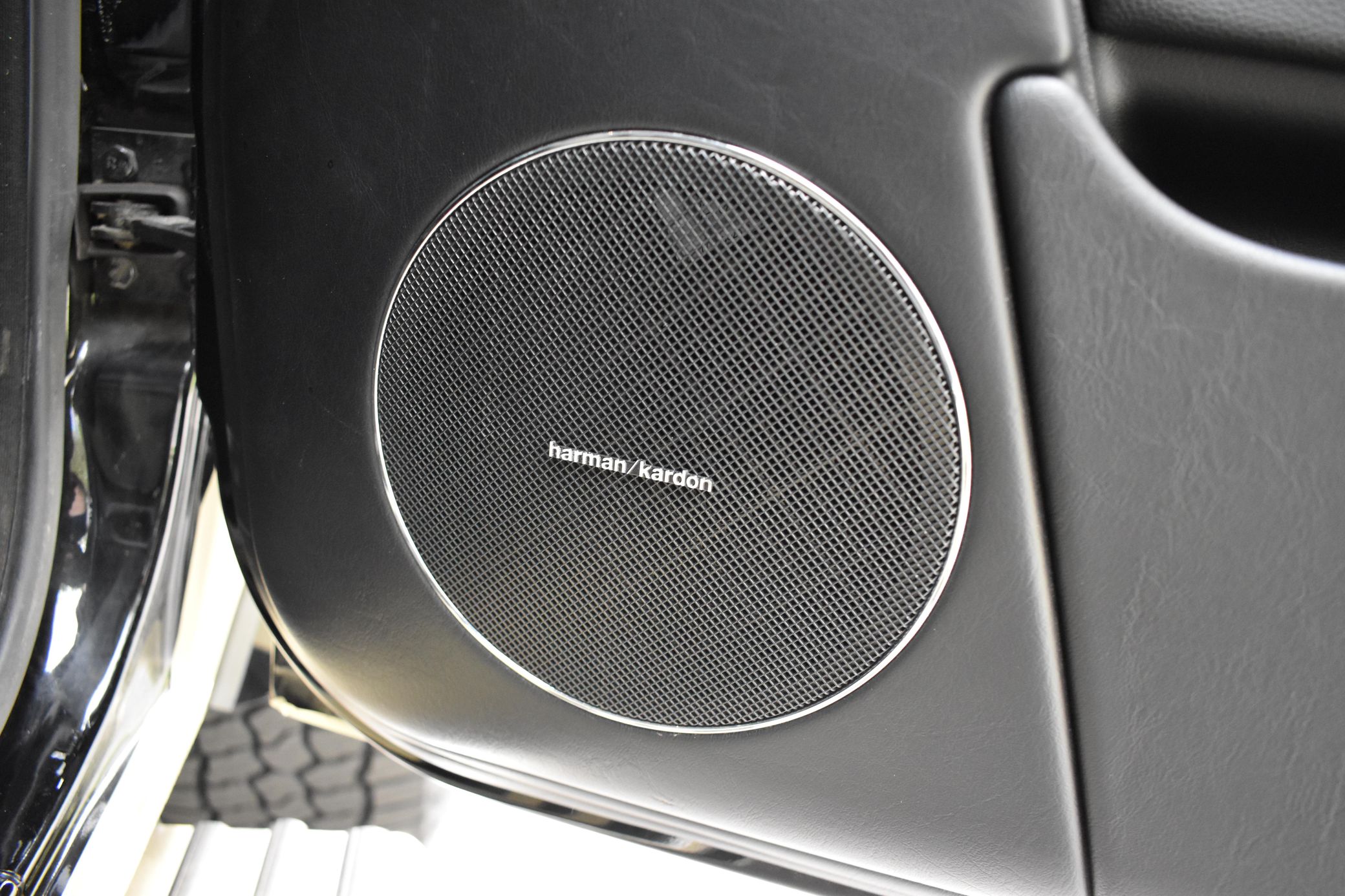 This Beige 2017 Mercedes-Benz G550 Six-Wheeler Up For Auction Is Anything But Boring